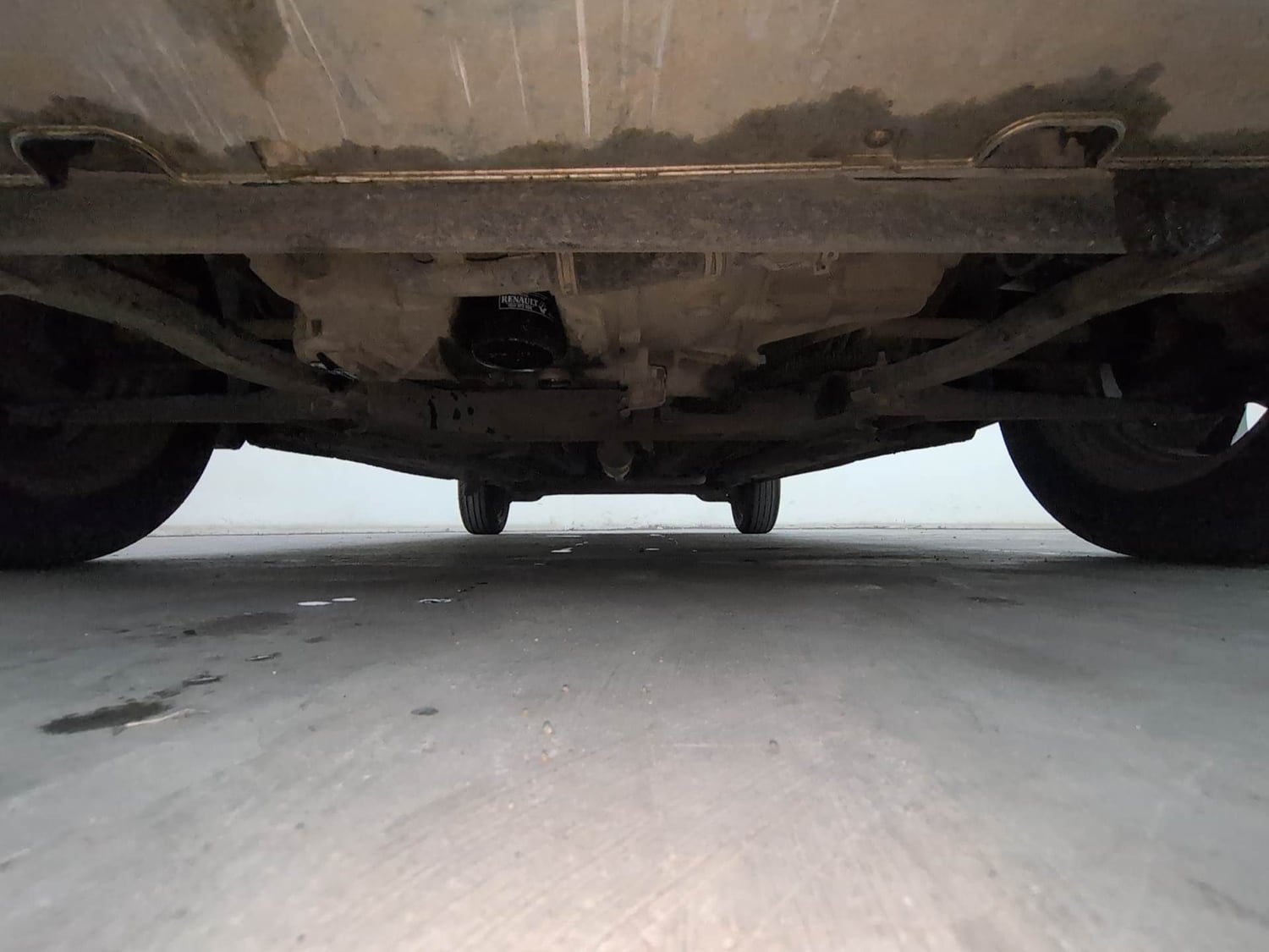 Used 2020 Renault Triber RXZ Petrol Manual extra FRONT LEFT UNDERBODY VIEW
