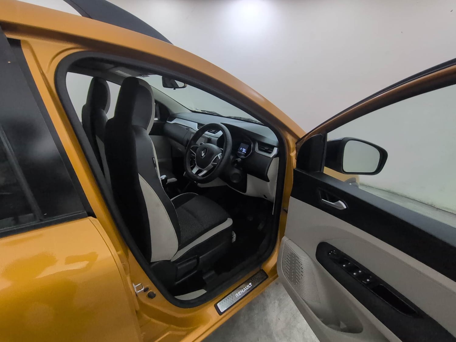 Used 2020 Renault Triber RXZ Petrol Manual interior RIGHT SIDE FRONT DOOR CABIN VIEW