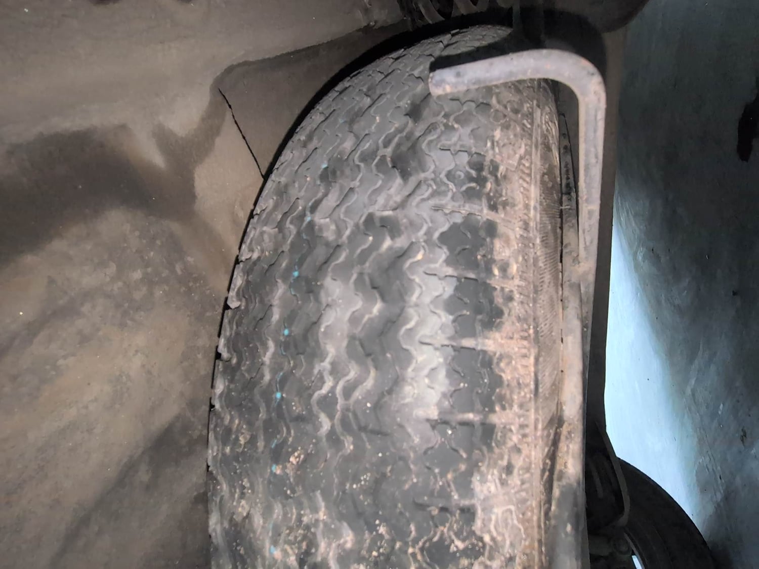 Used 2020 Renault Triber RXZ Petrol Manual tyres SPARE TYRE VIEW