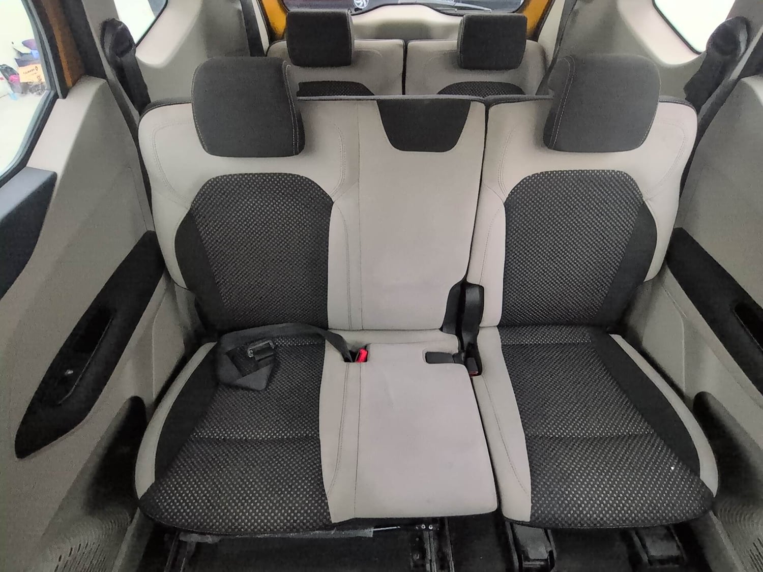 Used 2020 Renault Triber RXZ Petrol Manual interior REAR SEAT CONDITION VIEW