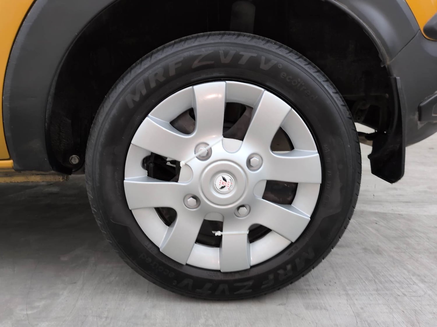 Used 2020 Renault Triber RXZ Petrol Manual tyres LEFT REAR TYRE RIM VIEW