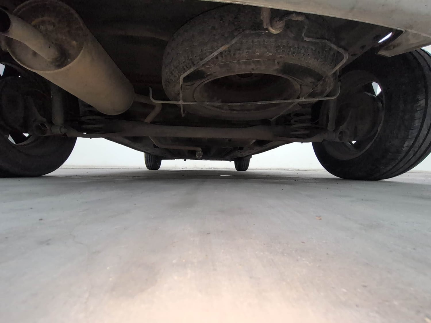 Used 2020 Renault Triber RXZ Petrol Manual extra REAR UNDERBODY VIEW (TAKEN FROM REAR)