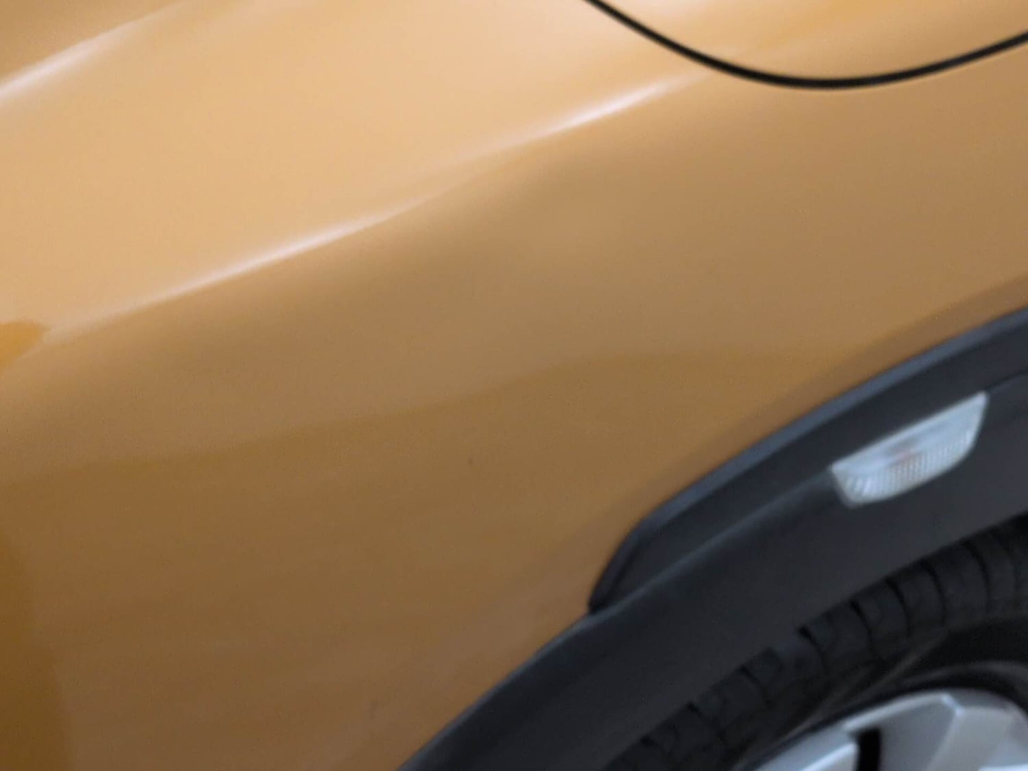 Used 2020 Renault Triber RXZ Petrol Manual dents MINOR DENT