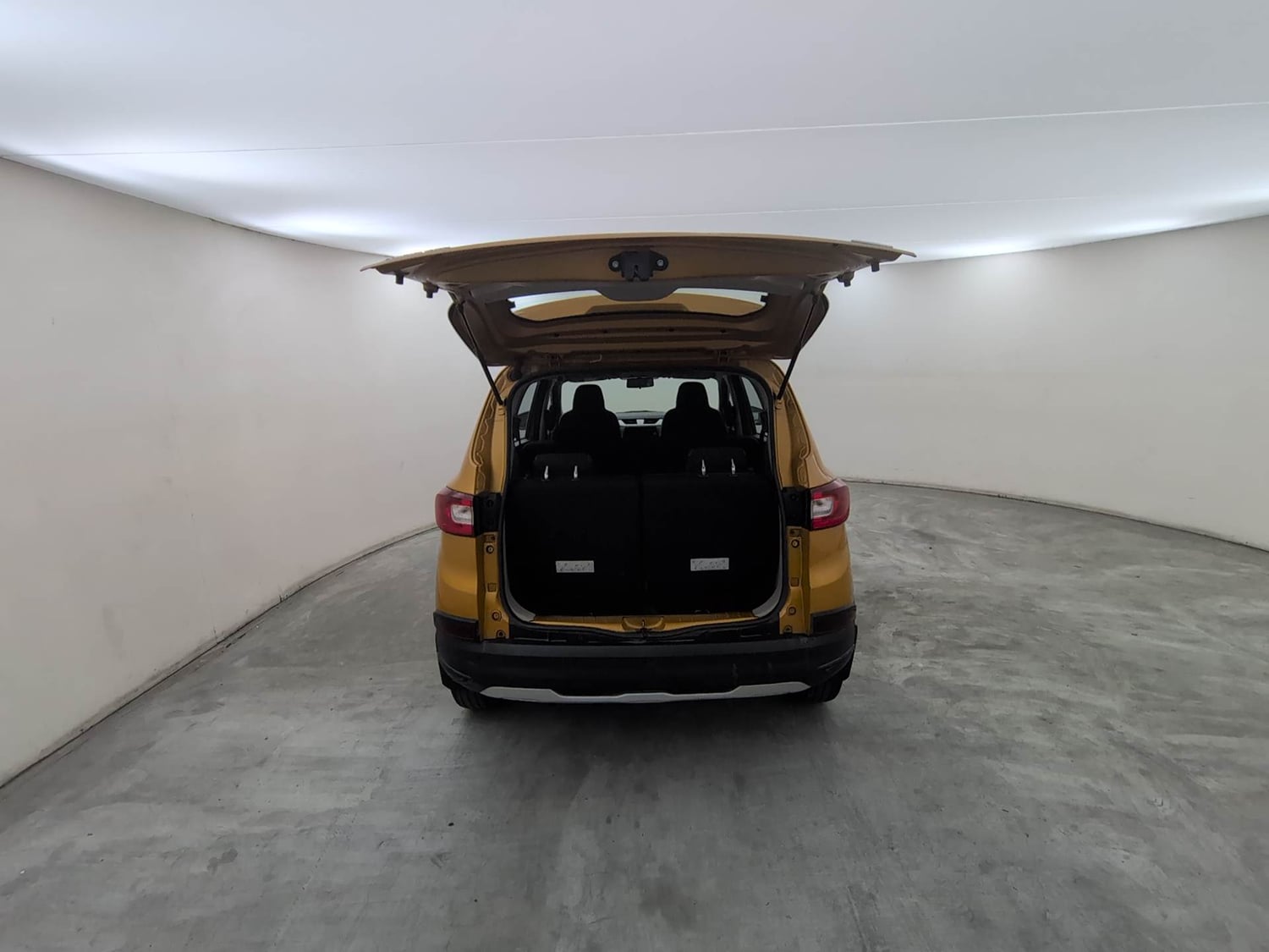 Used 2020 Renault Triber RXZ Petrol Manual interior DICKY DOOR OPEN VIEW