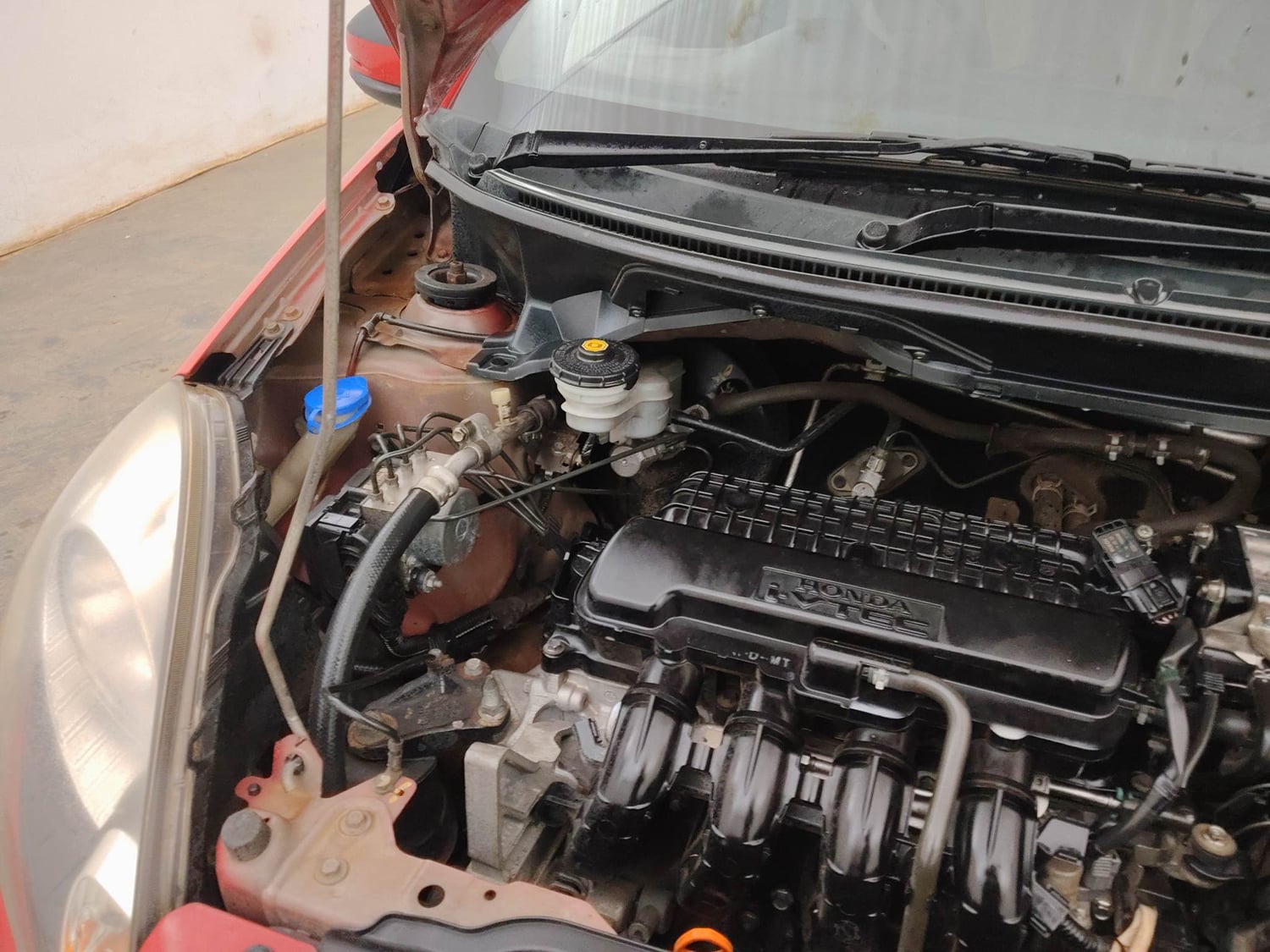 Used 2015 Honda Brio VX MT Petrol Manual engine ENGINE RIGHT SIDE VIEW