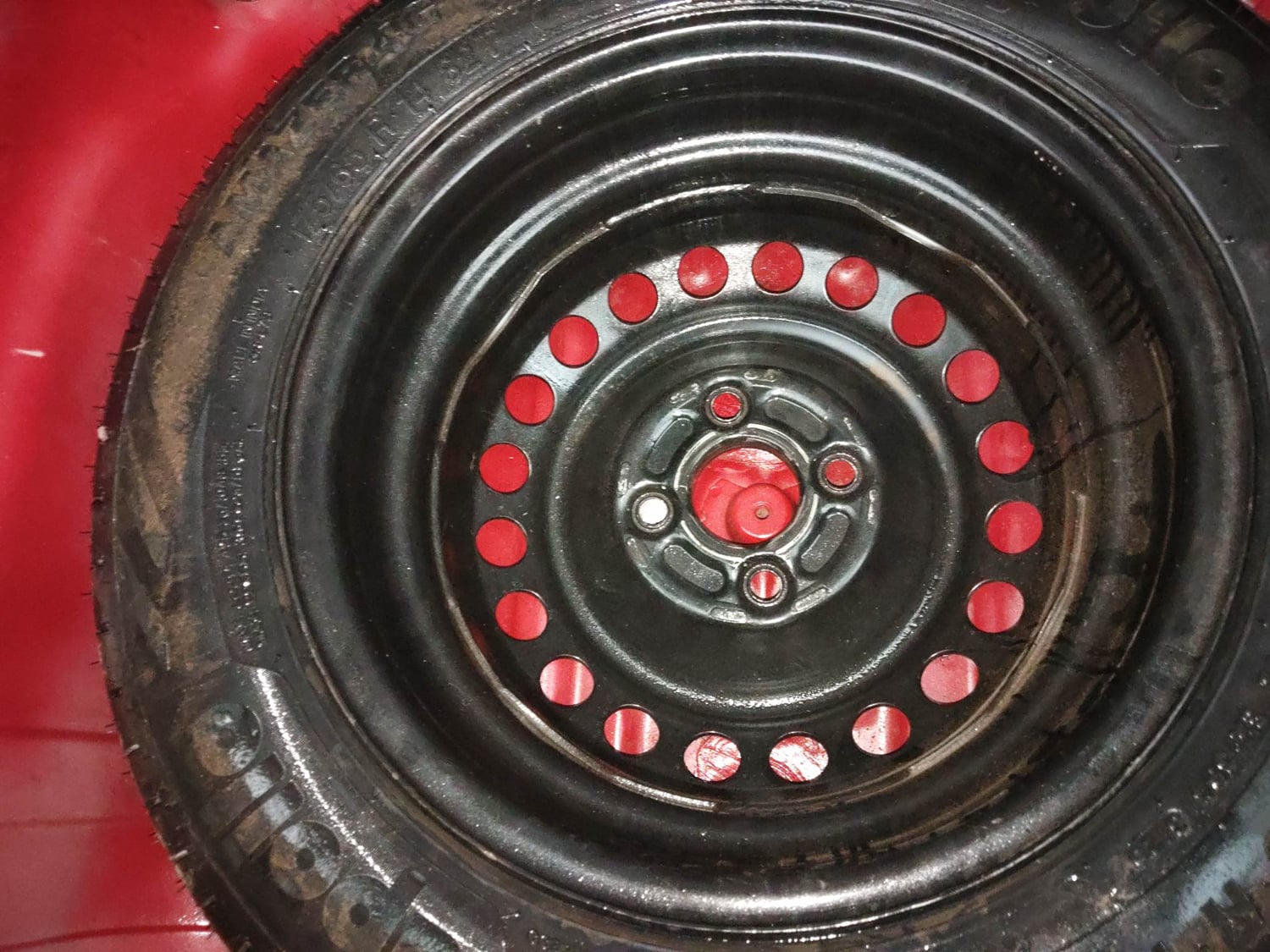 Used 2015 Honda Brio VX MT Petrol Manual tyres SPARE TYRE VIEW