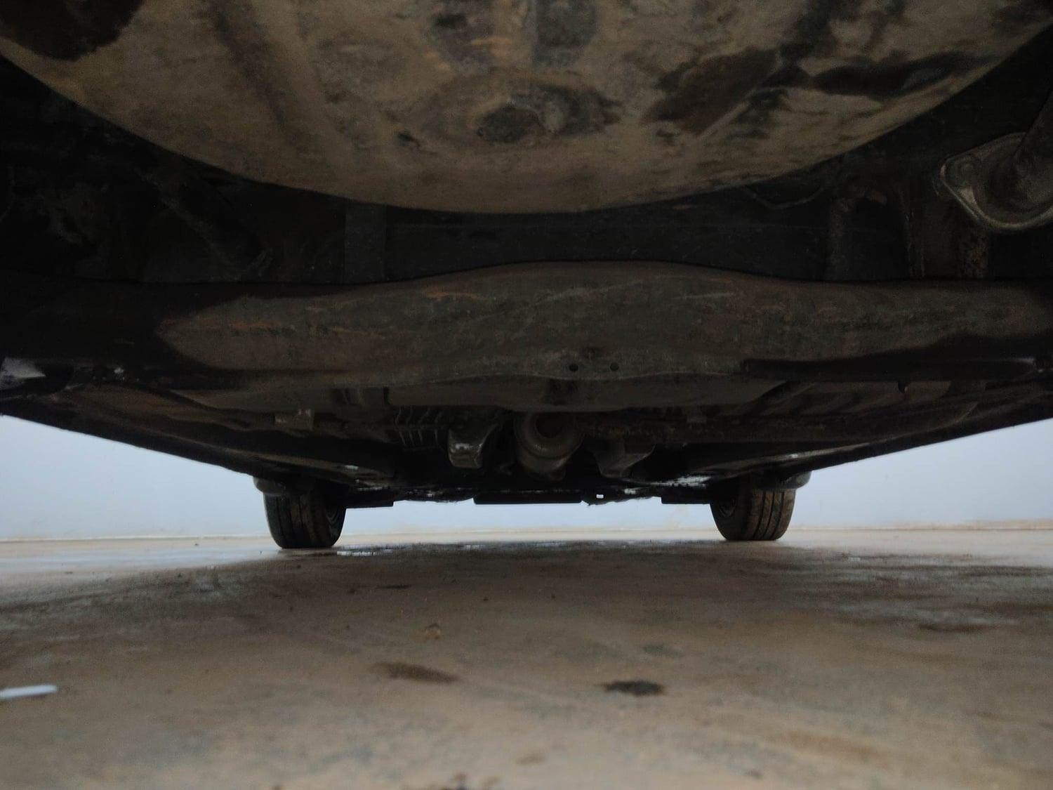Used 2015 Honda Brio VX MT Petrol Manual extra REAR UNDERBODY VIEW (TAKEN FROM REAR)