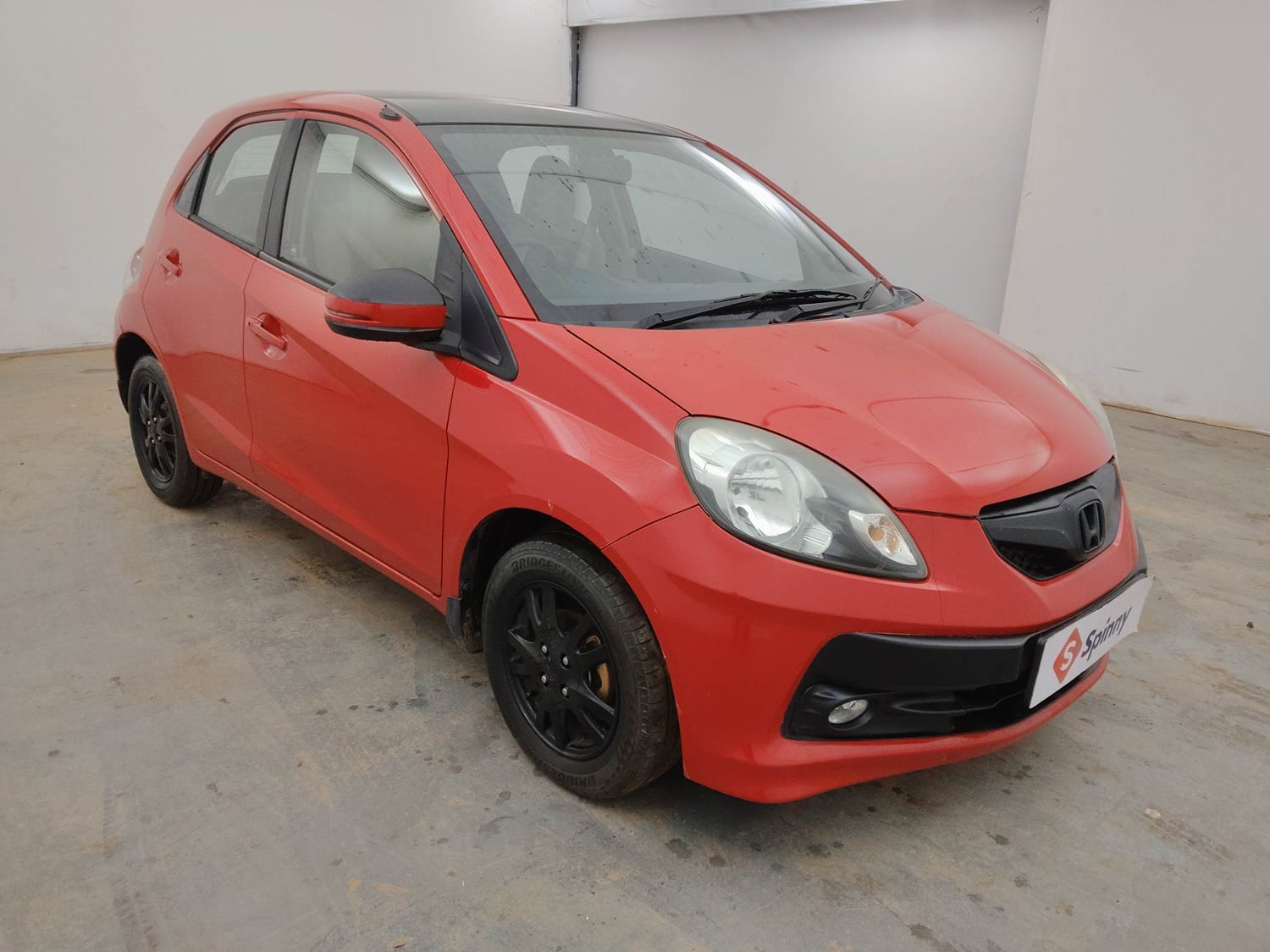Used 2015 Honda Brio VX MT Petrol Manual exterior RIGHT FRONT CORNER VIEW