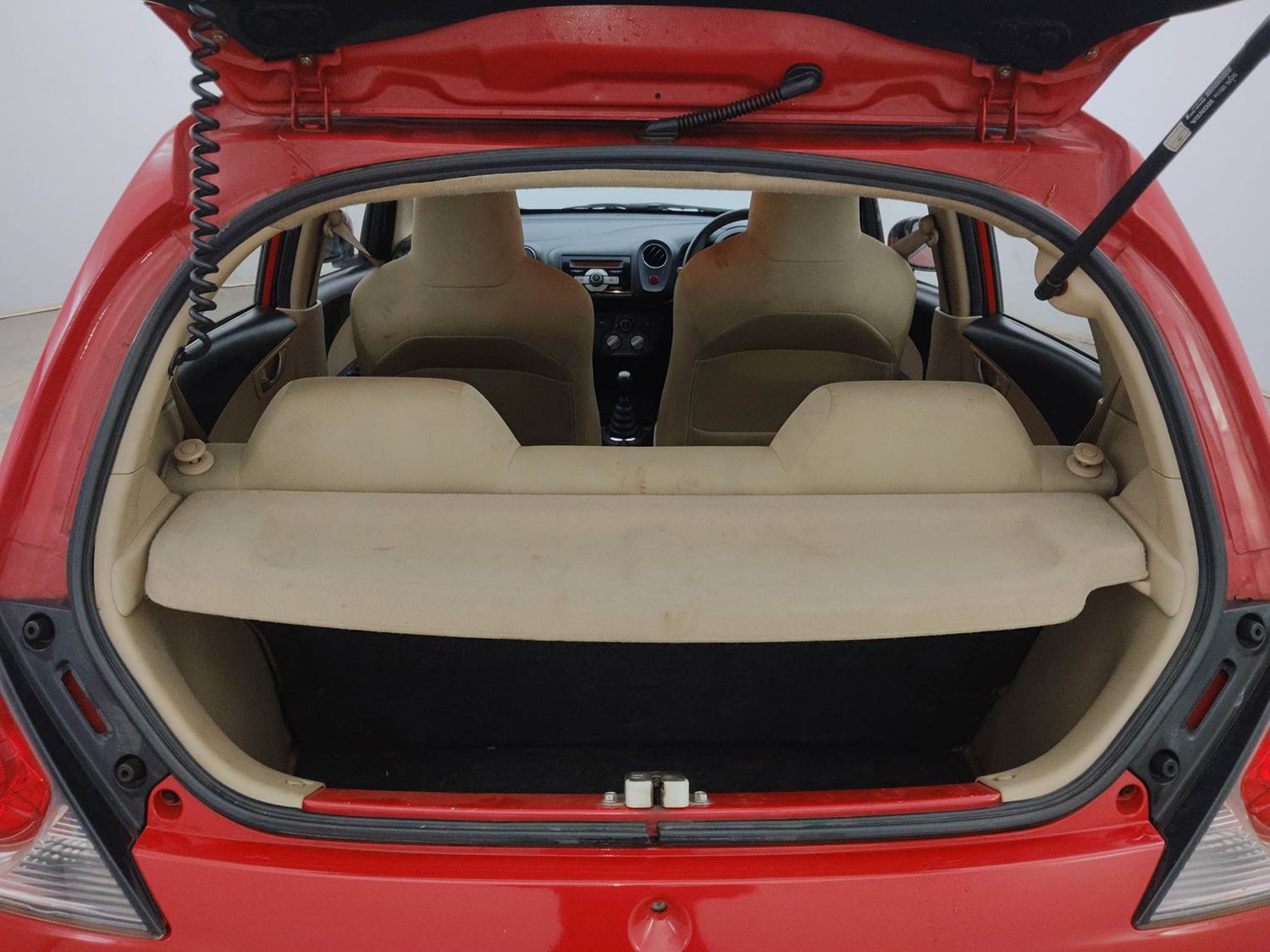Used 2015 Honda Brio VX MT Petrol Manual interior DICKY INSIDE VIEW