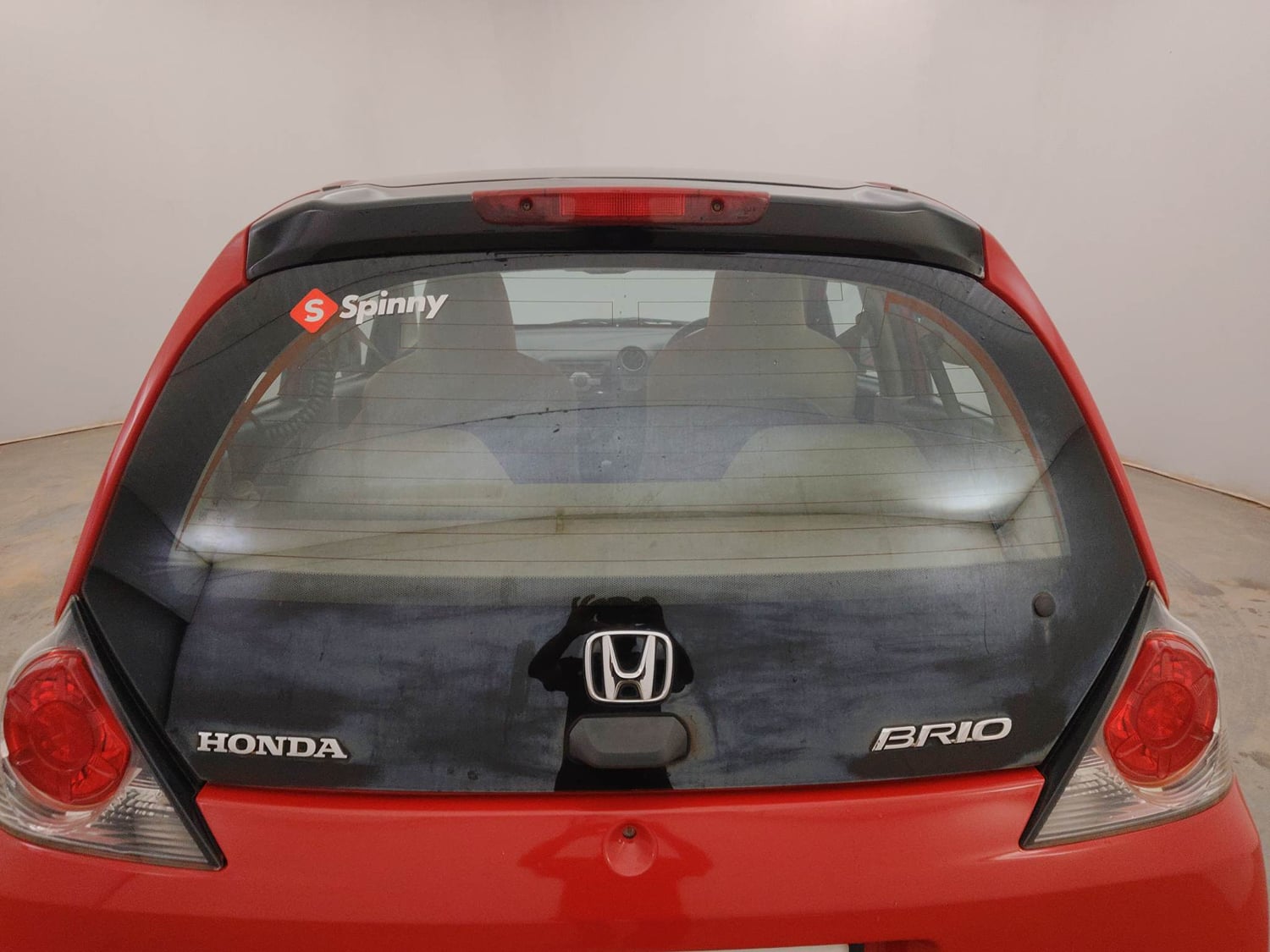 Used 2015 Honda Brio VX MT Petrol Manual exterior BACK WINDSHIELD VIEW