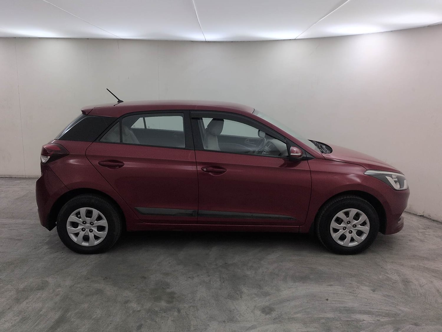 Used 2016 Hyundai Elite i20 Sportz 1.2 Petrol Manual exterior RIGHT SIDE VIEW