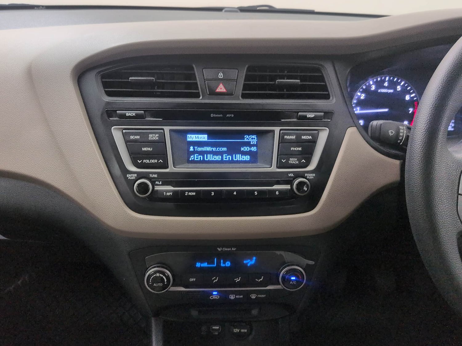 Used 2016 Hyundai Elite i20 Sportz 1.2 Petrol Manual interior MUSIC SYSTEM & AC CONTROL VIEW