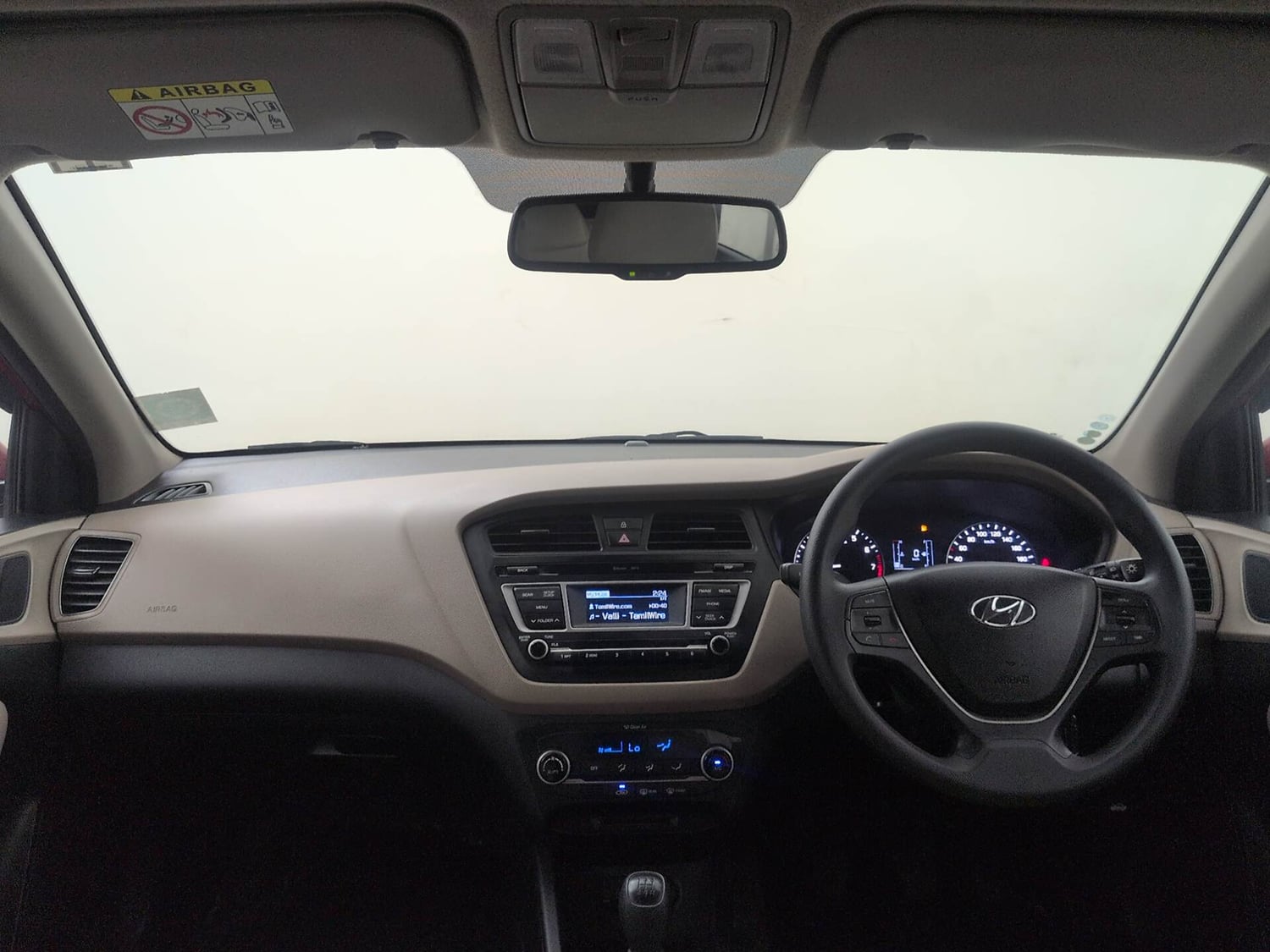 Used 2016 Hyundai Elite i20 Sportz 1.2 Petrol Manual interior DASHBOARD VIEW