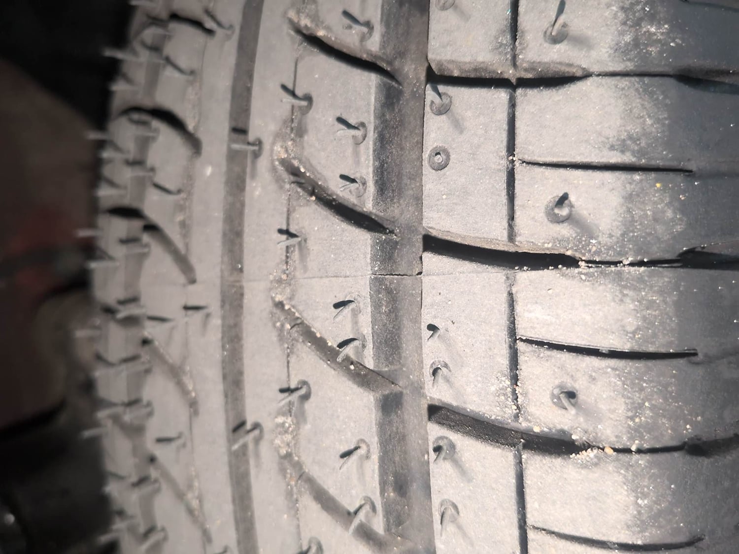 Used 2016 Hyundai Elite i20 Sportz 1.2 Petrol Manual tyres RIGHT FRONT TYRE TREAD VIEW