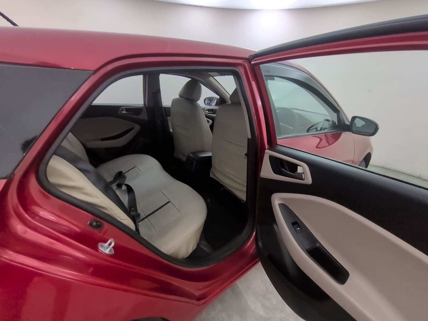 Used 2016 Hyundai Elite i20 Sportz 1.2 Petrol Manual interior RIGHT SIDE REAR DOOR CABIN VIEW