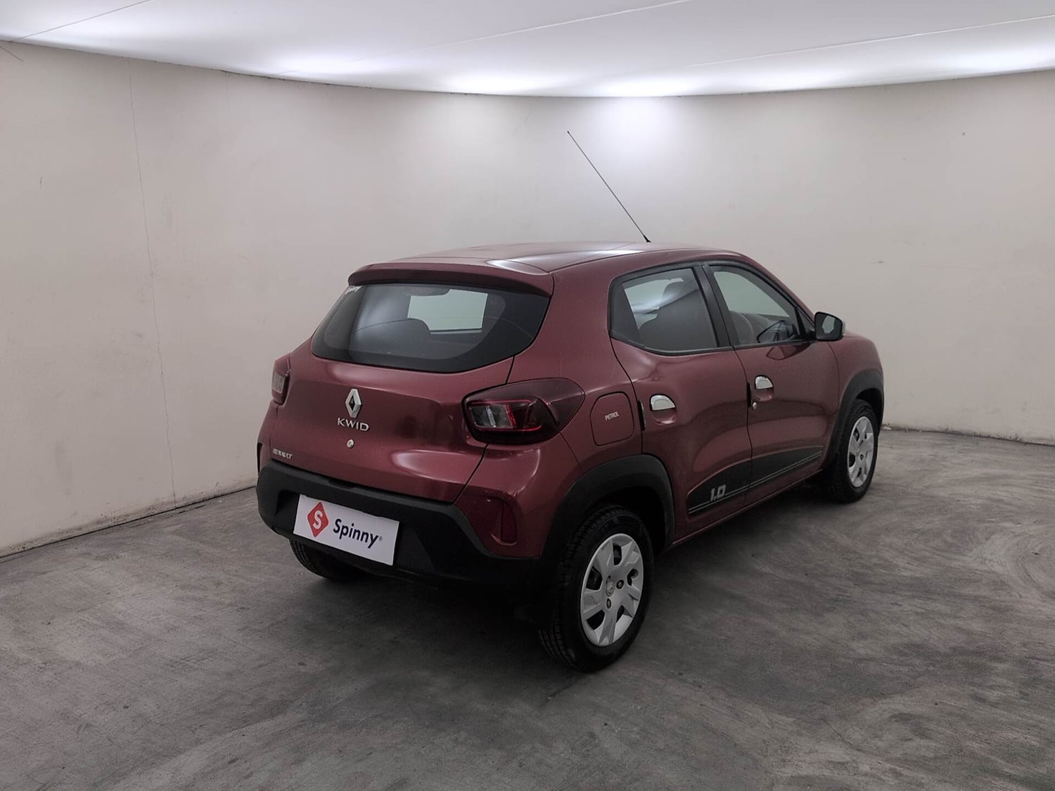 Used 2024 Renault Kwid RXT 1.0 AMT Petrol Automatic exterior RIGHT REAR CORNER VIEW