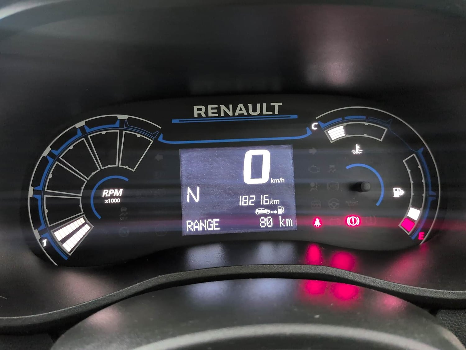 Used 2024 Renault Kwid RXT 1.0 AMT Petrol Automatic interior CLUSTERMETER VIEW