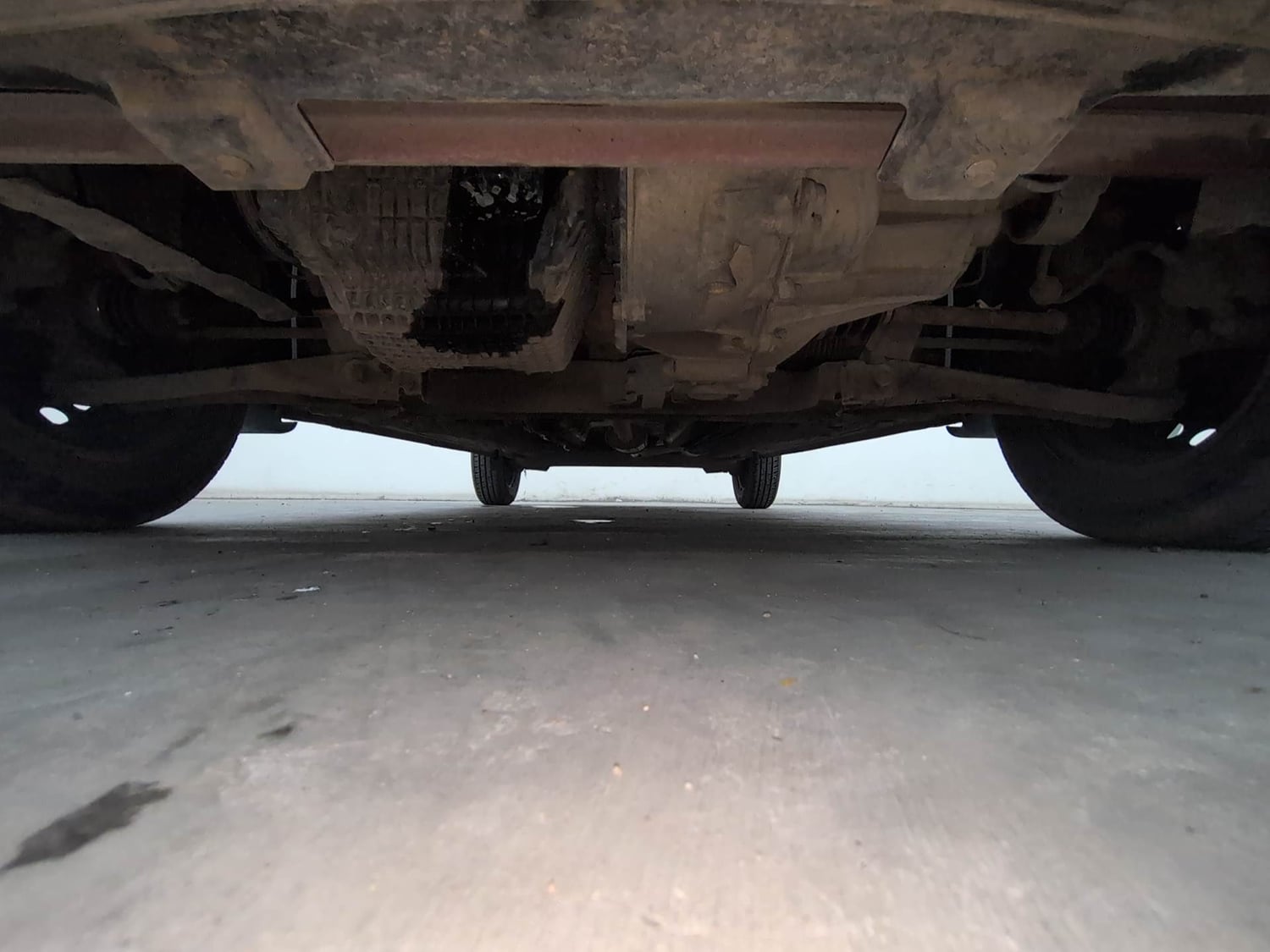 Used 2024 Renault Kwid RXT 1.0 AMT Petrol Automatic extra FRONT LEFT UNDERBODY VIEW
