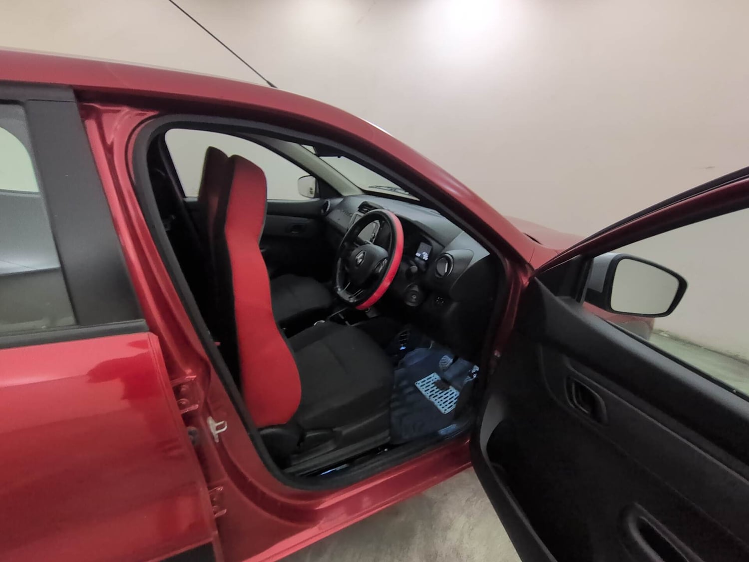 Used 2024 Renault Kwid RXT 1.0 AMT Petrol Automatic interior RIGHT SIDE FRONT DOOR CABIN VIEW