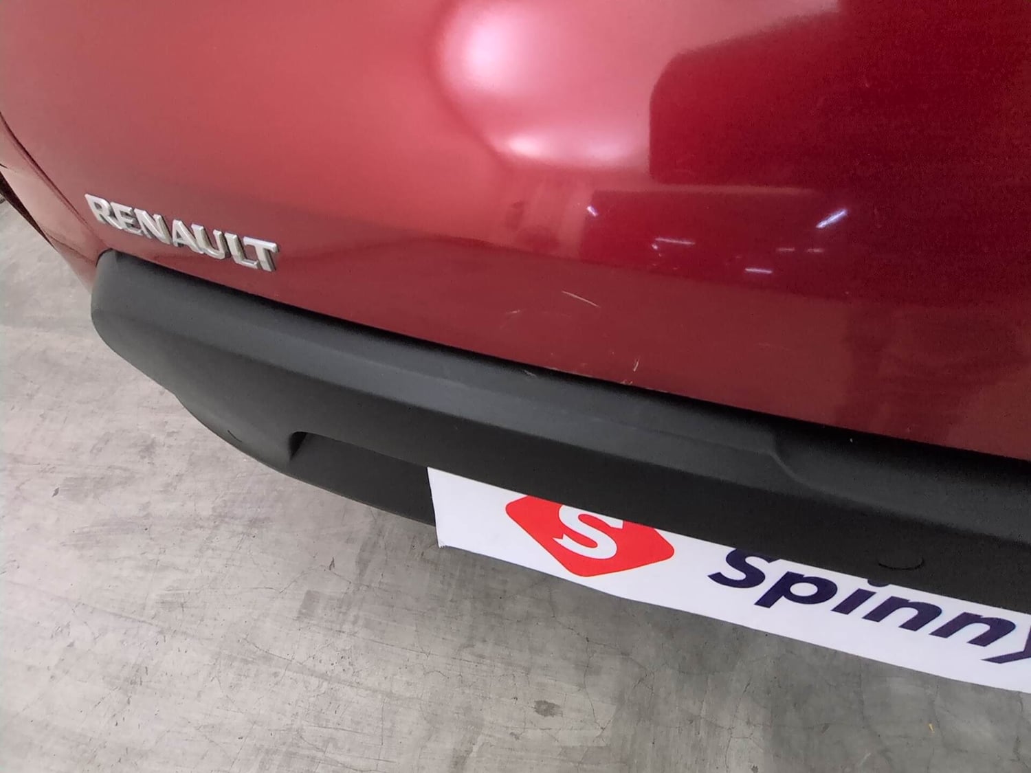 Used 2024 Renault Kwid RXT 1.0 AMT Petrol Automatic dents MINOR SCRATCH