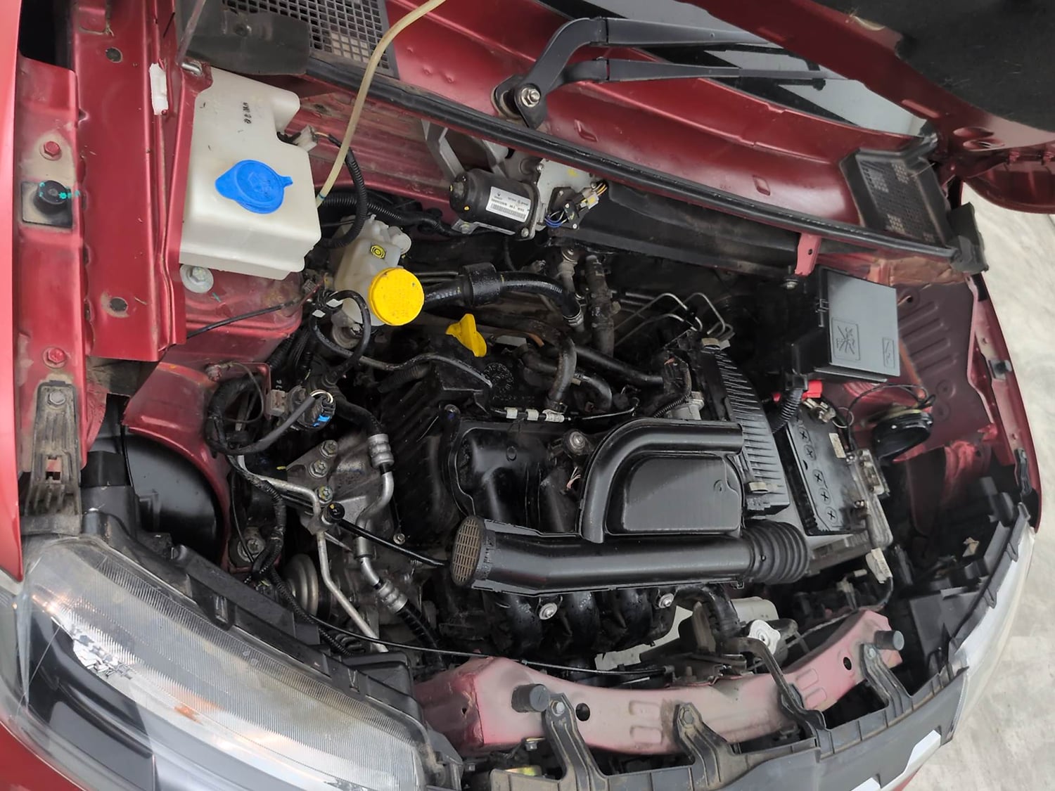 Used 2024 Renault Kwid RXT 1.0 AMT Petrol Automatic engine ENGINE RIGHT SIDE VIEW