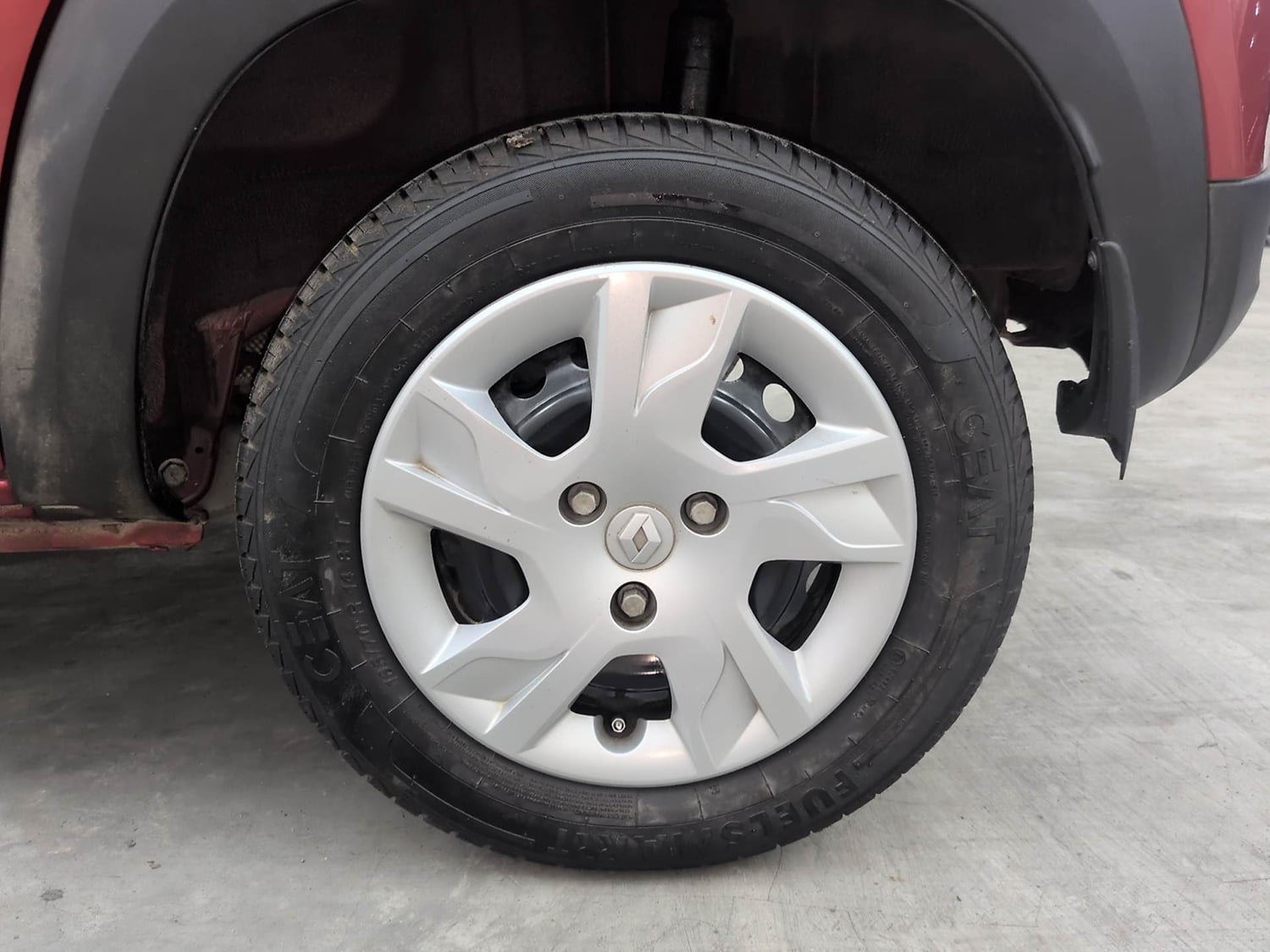 Used 2024 Renault Kwid RXT 1.0 AMT Petrol Automatic tyres LEFT REAR TYRE RIM VIEW