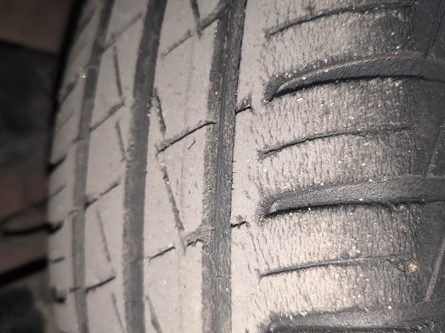 Used 2024 Renault Kwid RXT 1.0 AMT Petrol Automatic tyres LEFT FRONT TYRE TREAD VIEW