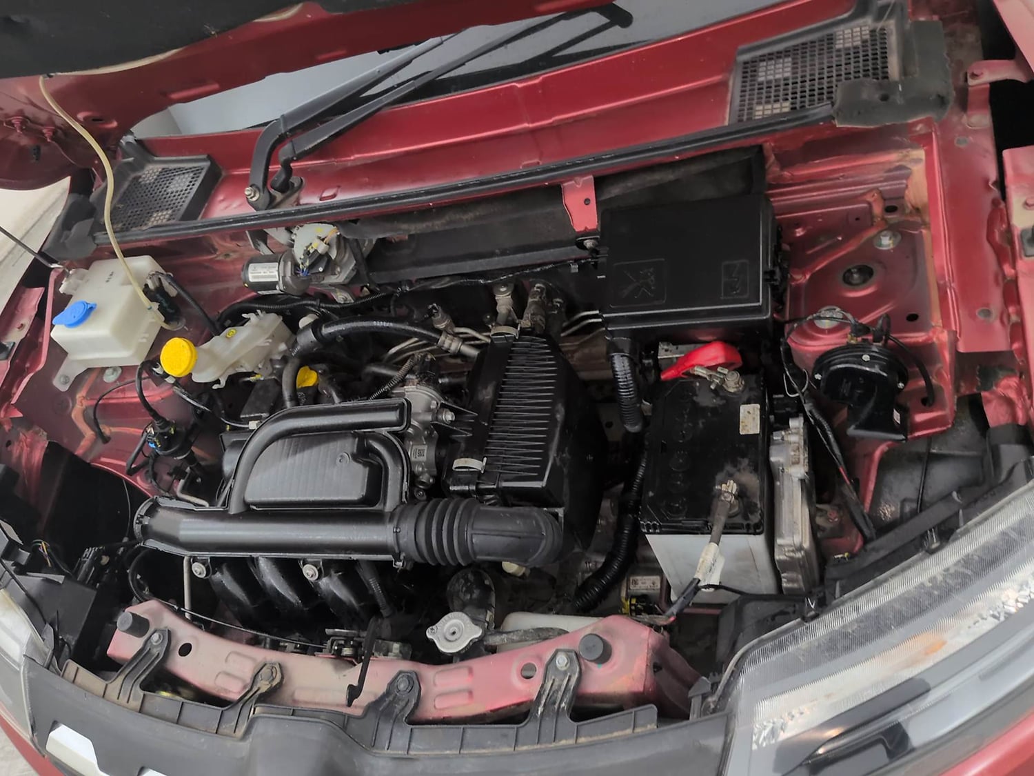 Used 2024 Renault Kwid RXT 1.0 AMT Petrol Automatic engine ENGINE LEFT SIDE VIEW