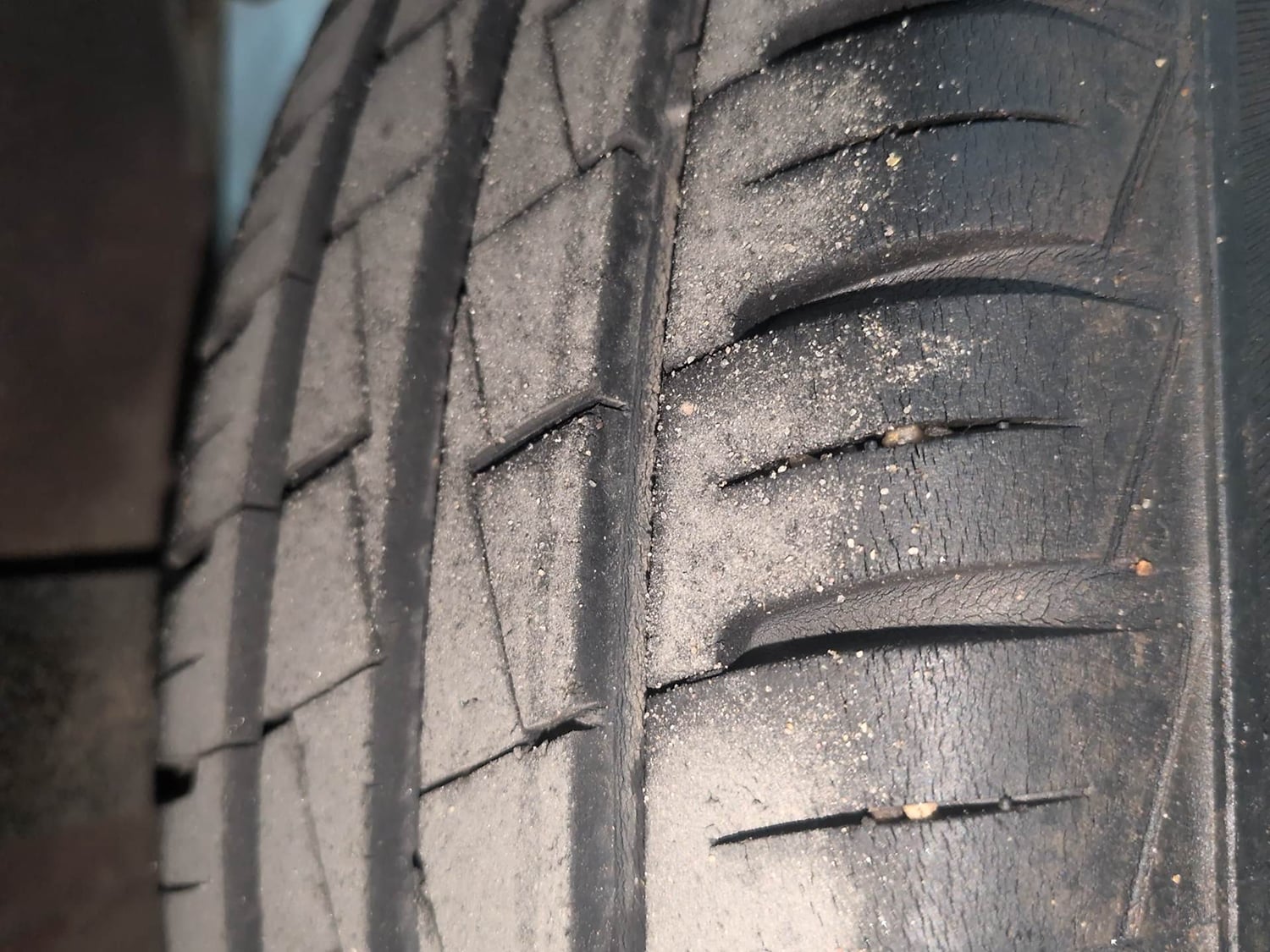 Used 2024 Renault Kwid RXT 1.0 AMT Petrol Automatic tyres LEFT REAR TYRE TREAD VIEW