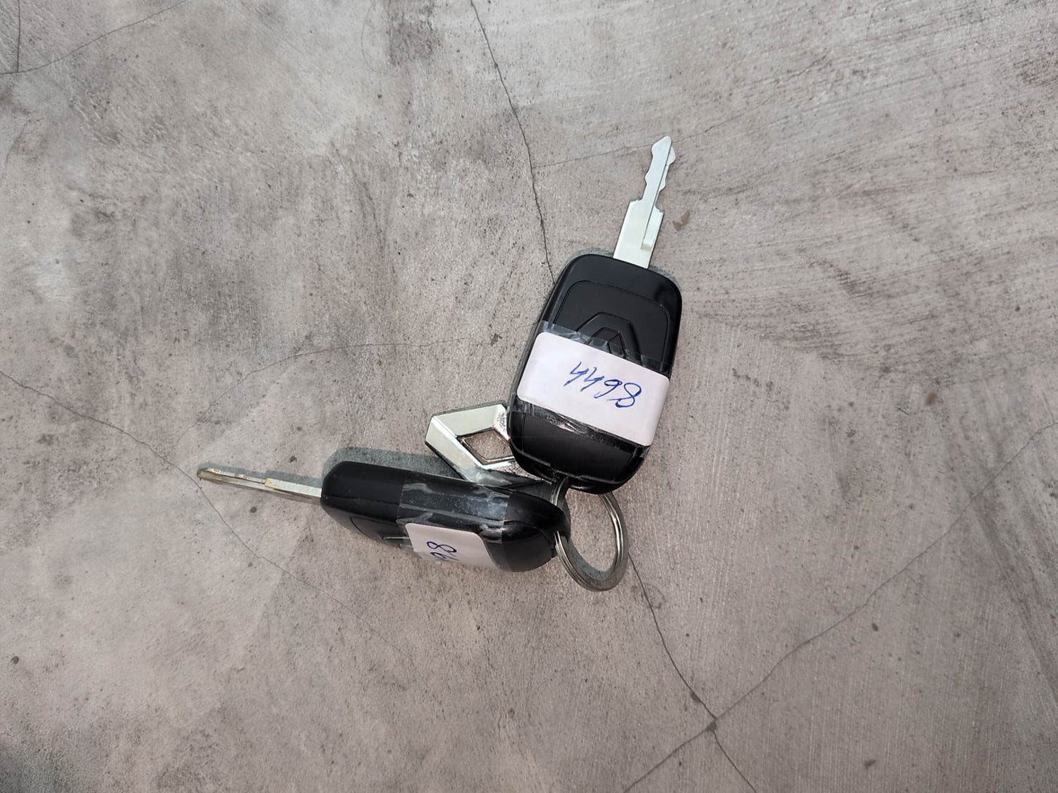 Used 2024 Renault Kwid RXT 1.0 AMT Petrol Automatic extra CAR KEY VIEW