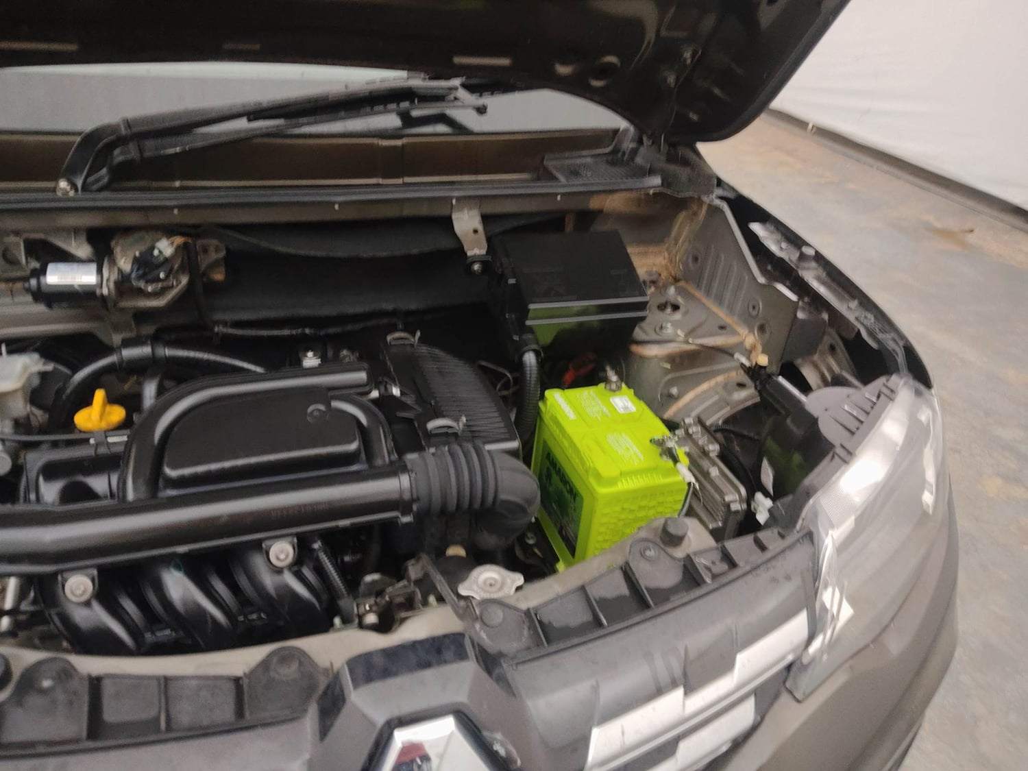Used 2020 Renault Kwid 1.0 RXT AMT Opt Petrol Automatic engine ENGINE LEFT SIDE VIEW