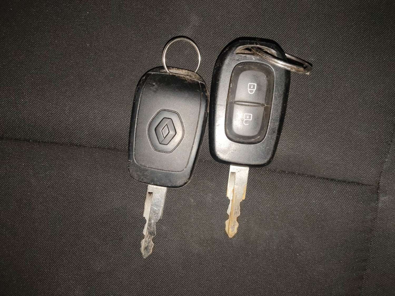 Used 2020 Renault Kwid 1.0 RXT AMT Opt Petrol Automatic extra CAR KEY VIEW