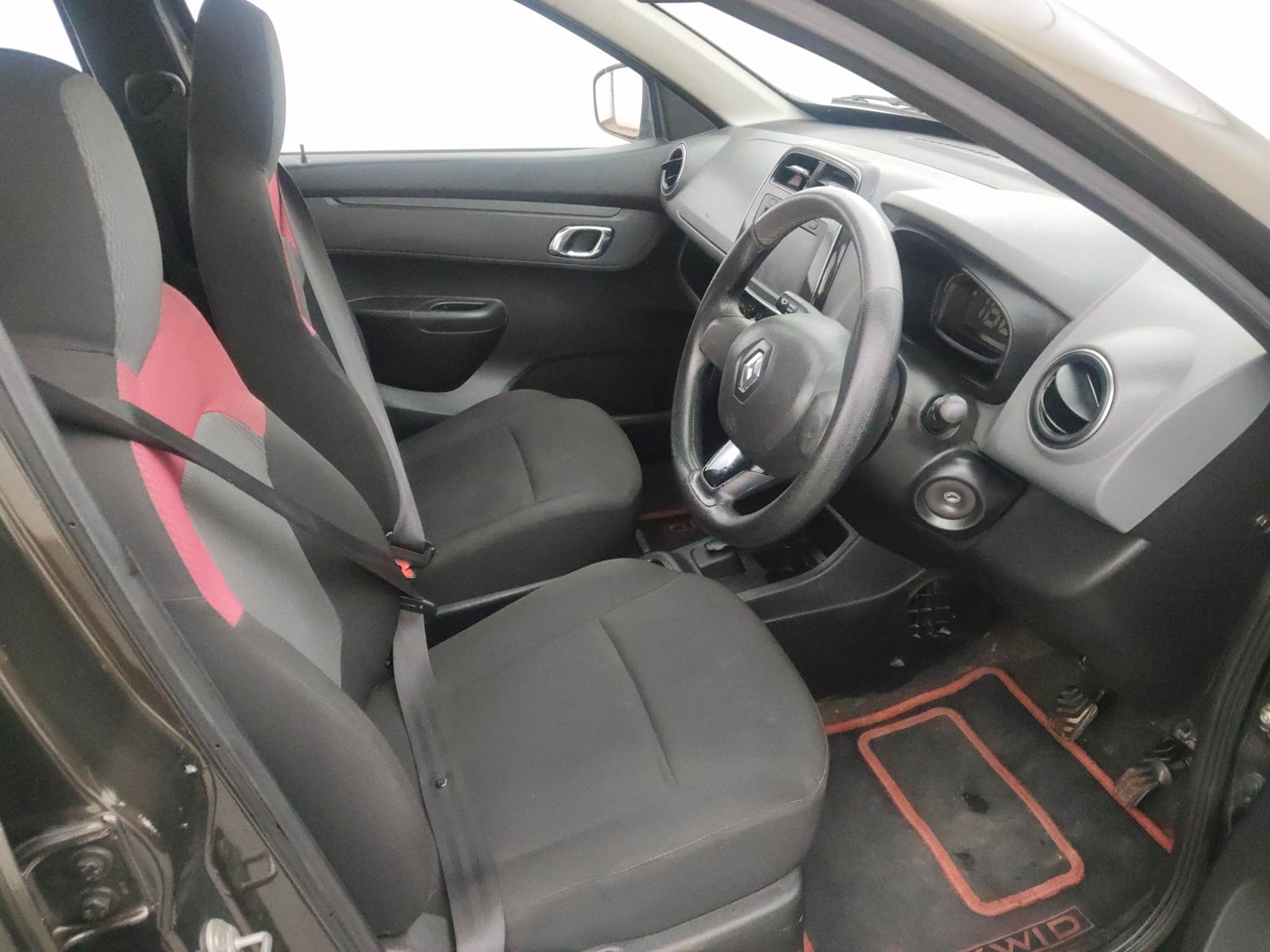 Used 2020 Renault Kwid 1.0 RXT AMT Opt Petrol Automatic interior RIGHT SIDE FRONT DOOR CABIN VIEW