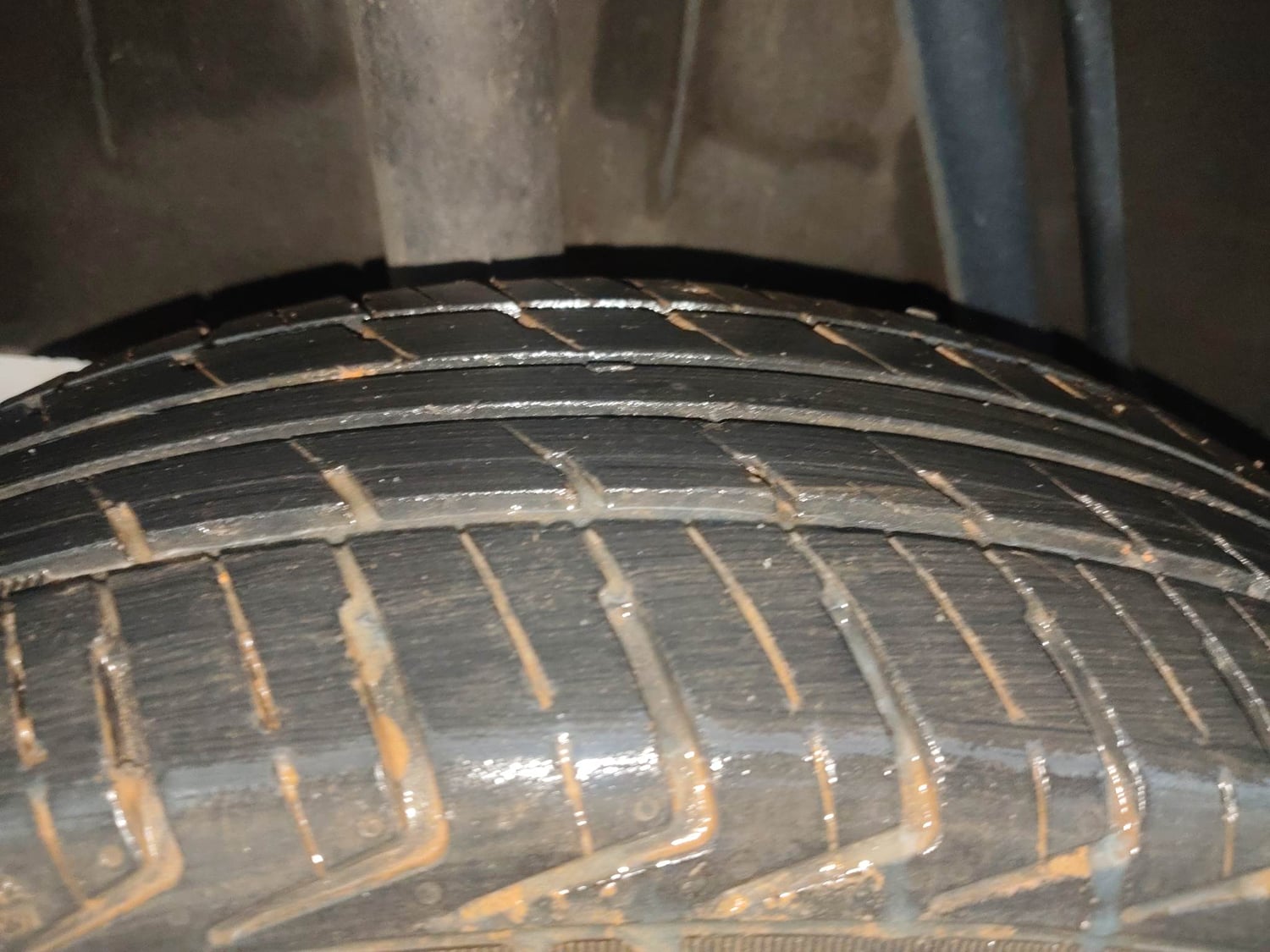 Used 2020 Renault Kwid 1.0 RXT AMT Opt Petrol Automatic tyres RIGHT REAR TYRE TREAD VIEW