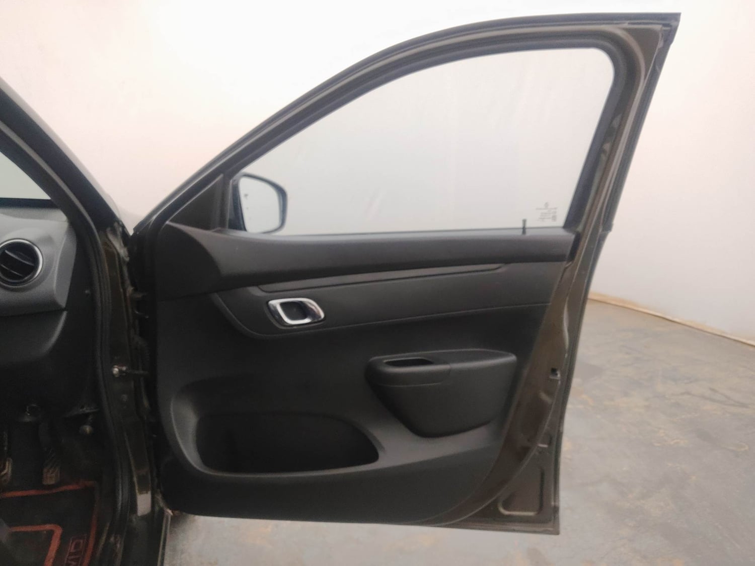 Used 2020 Renault Kwid 1.0 RXT AMT Opt Petrol Automatic interior RIGHT FRONT DOOR OPEN VIEW