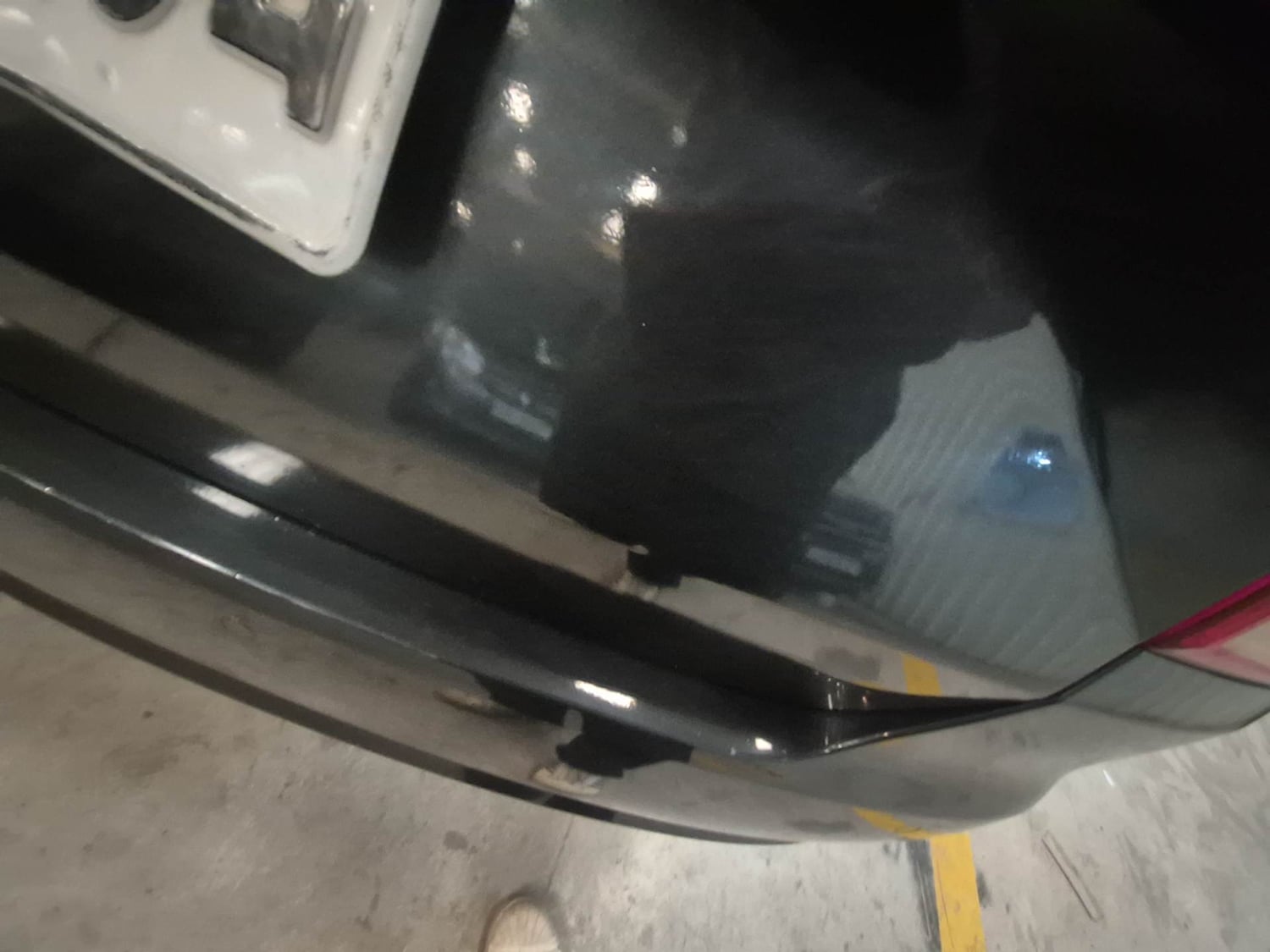 Used 2018 Volkswagen Ameo Highline1.2L Plus (P) 16 Alloy Petrol Manual dents MINOR DENT