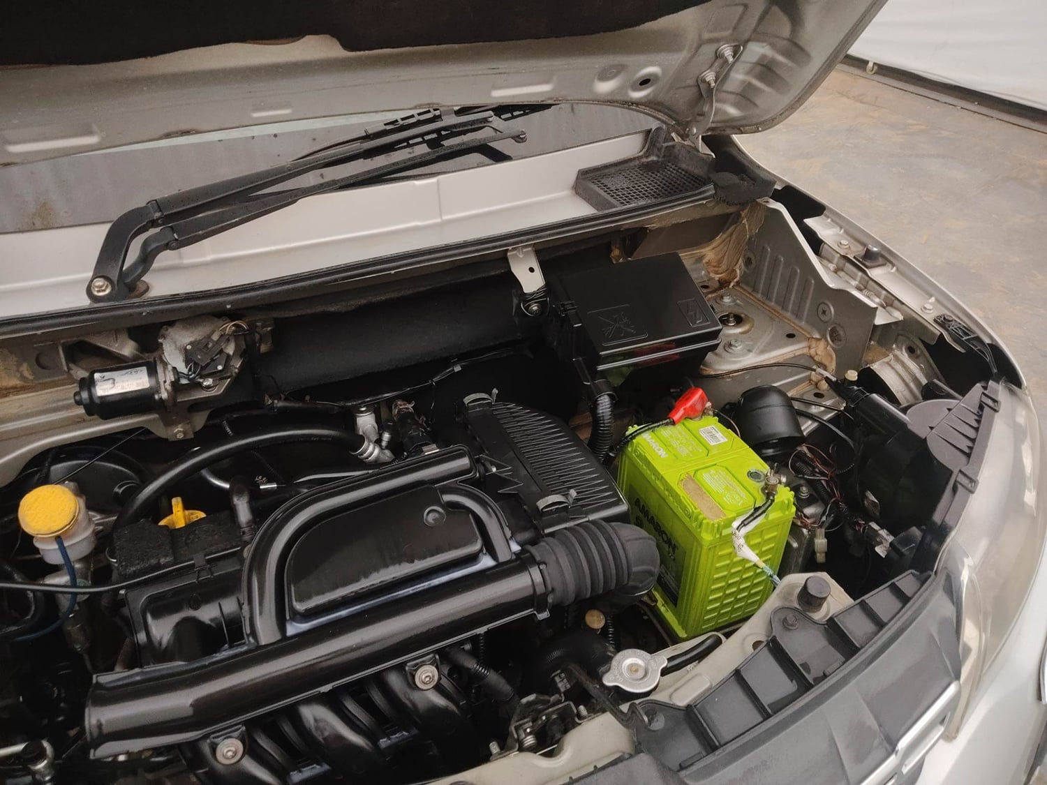Used 2016 Renault Kwid RXL Petrol Manual engine ENGINE LEFT SIDE VIEW