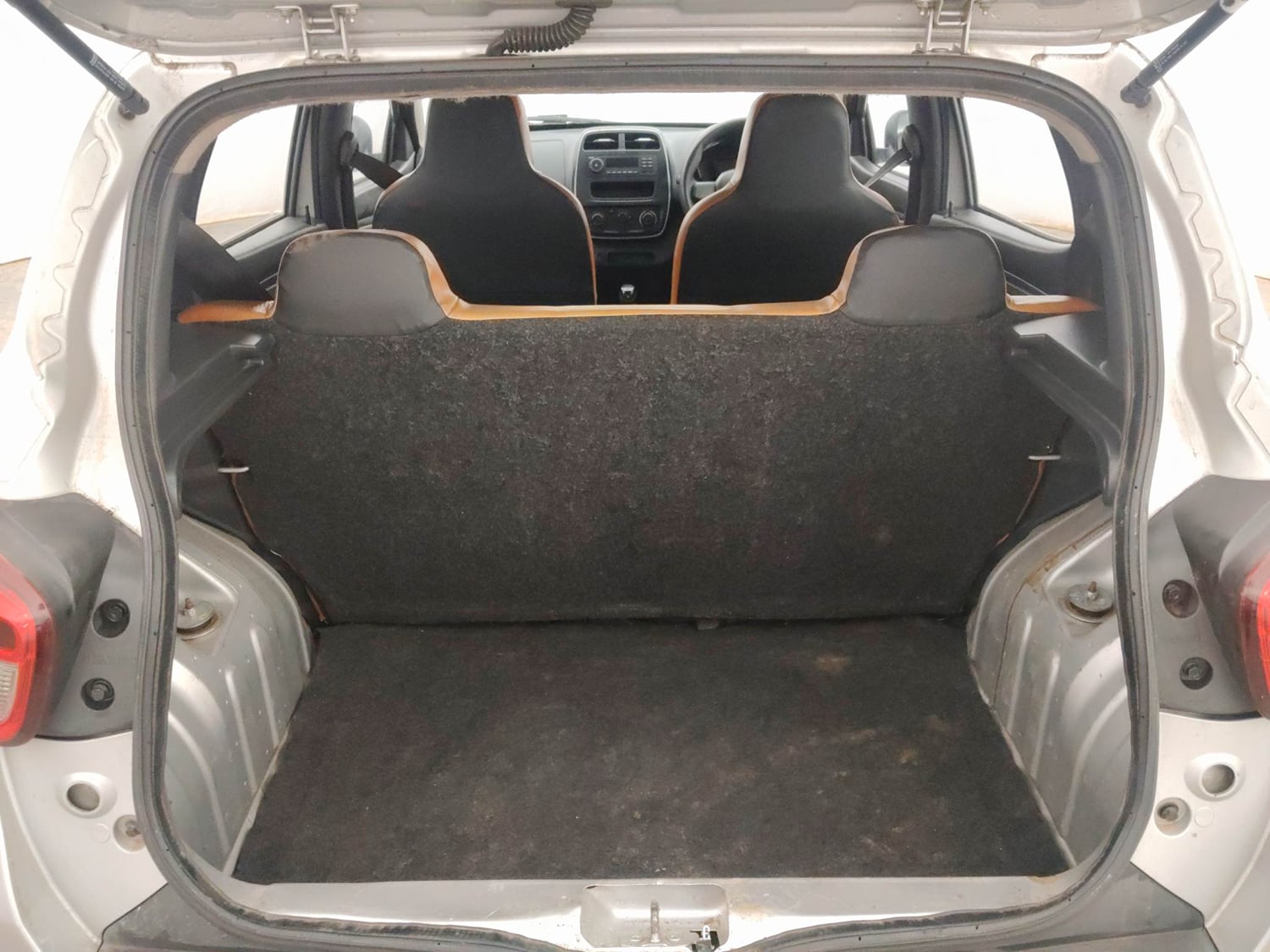 Used 2016 Renault Kwid RXL Petrol Manual interior DICKY INSIDE VIEW