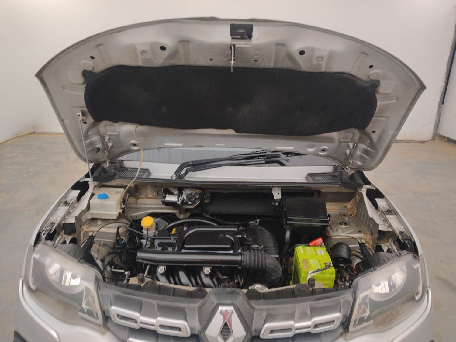 Used 2016 Renault Kwid RXL Petrol Manual engine ENGINE & BONNET OPEN FRONT VIEW