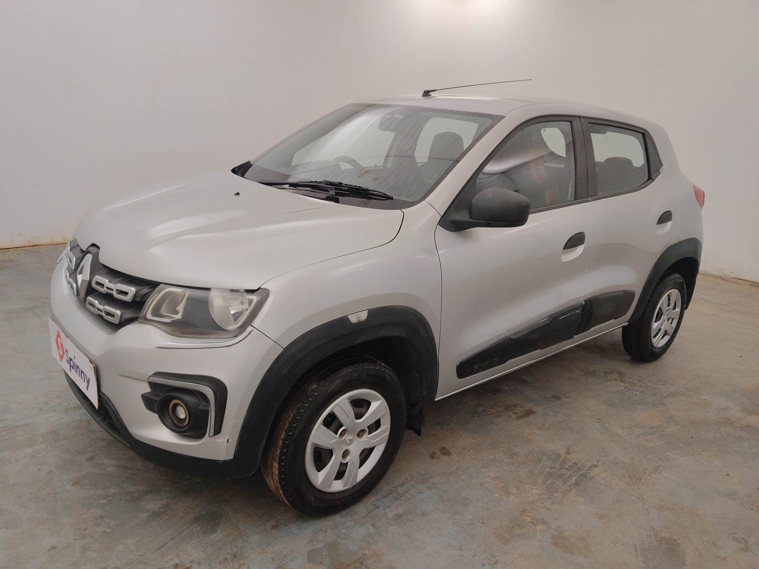 Used 2016 Renault Kwid RXL Petrol Manual exterior LEFT FRONT CORNER VIEW