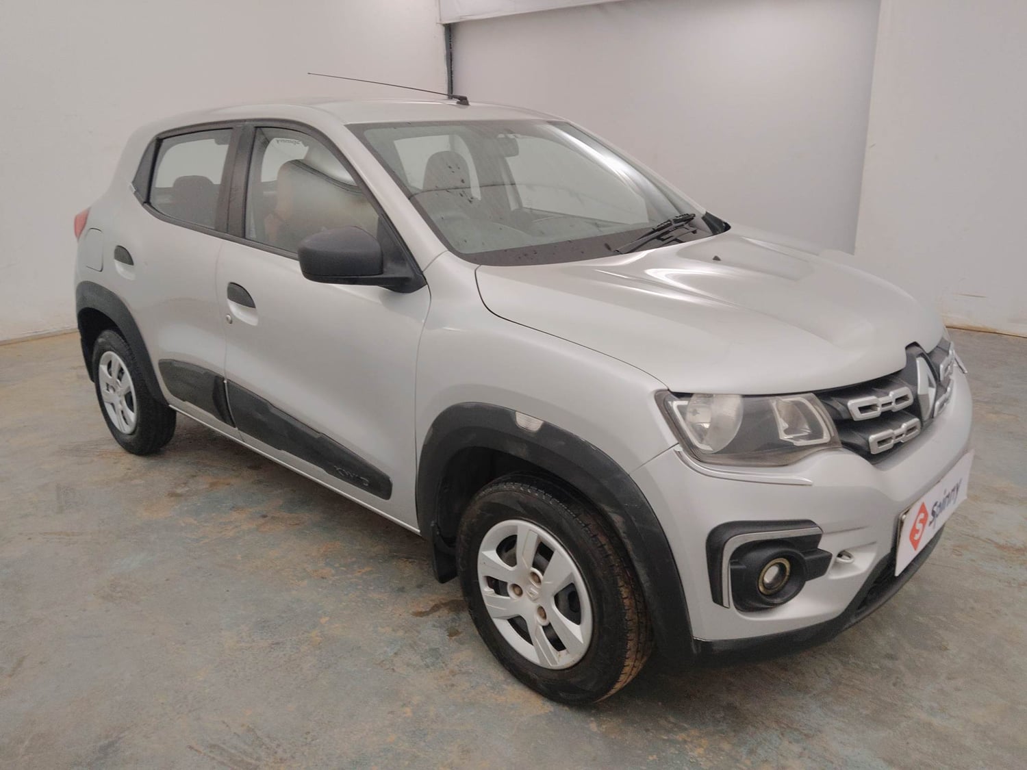 Used 2016 Renault Kwid RXL Petrol Manual exterior RIGHT FRONT CORNER VIEW