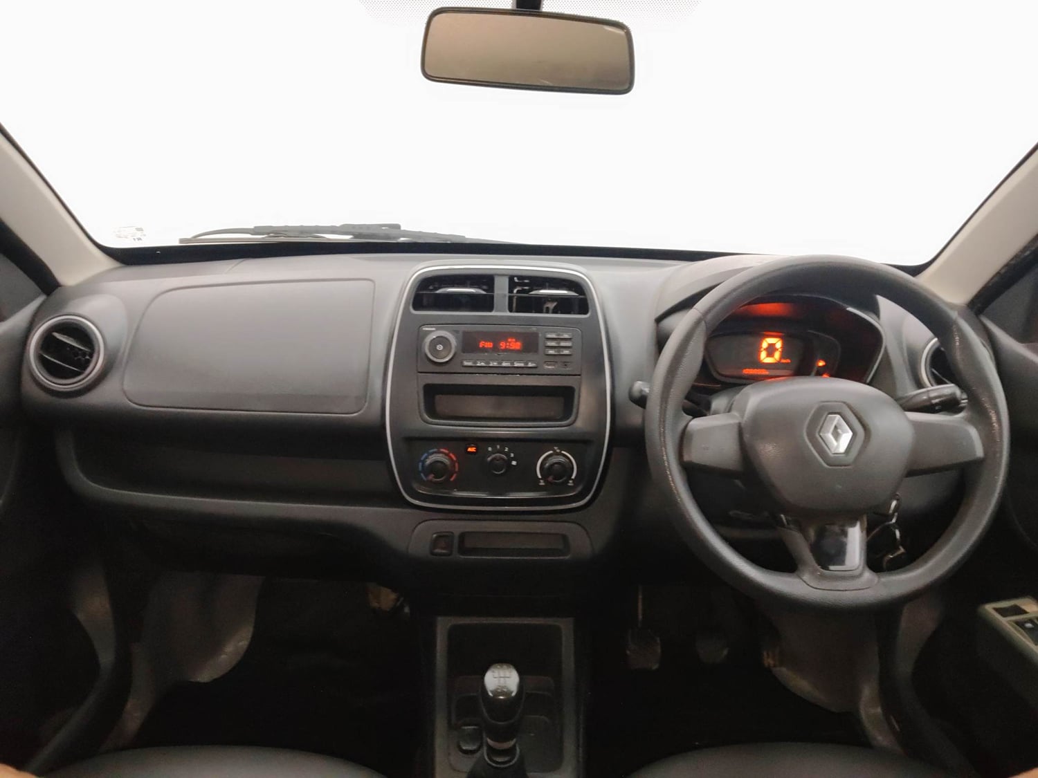 Used 2016 Renault Kwid RXL Petrol Manual interior DASHBOARD VIEW