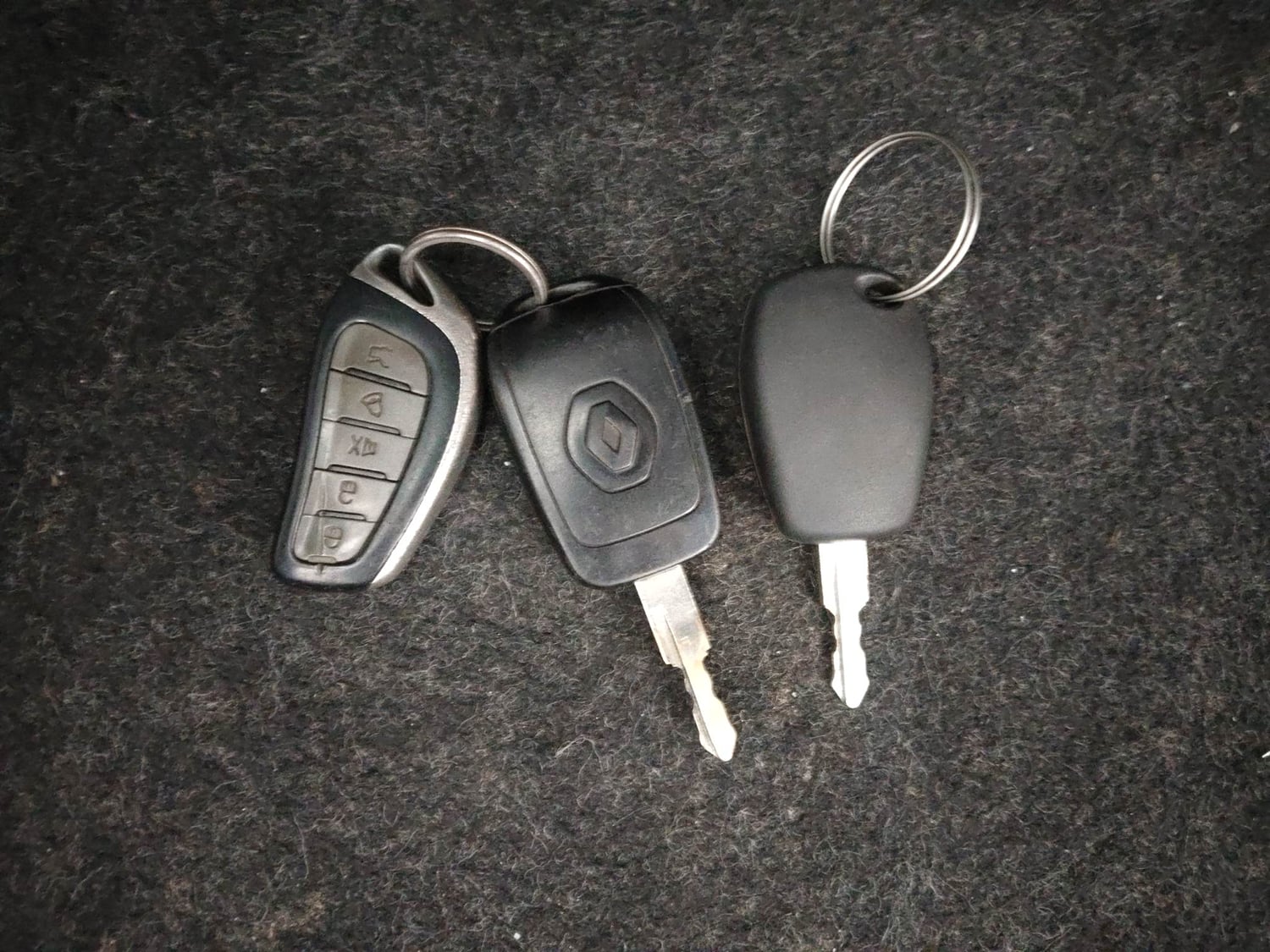 Used 2016 Renault Kwid RXL Petrol Manual extra CAR KEY VIEW