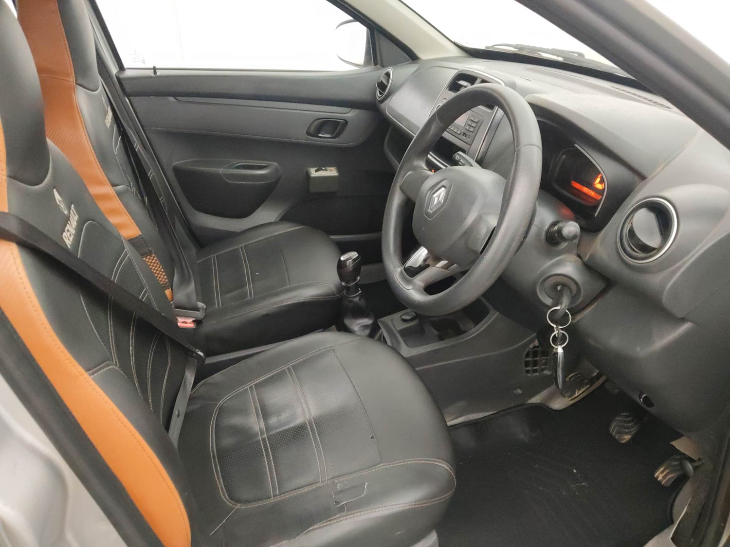 Used 2016 Renault Kwid RXL Petrol Manual interior RIGHT SIDE FRONT DOOR CABIN VIEW