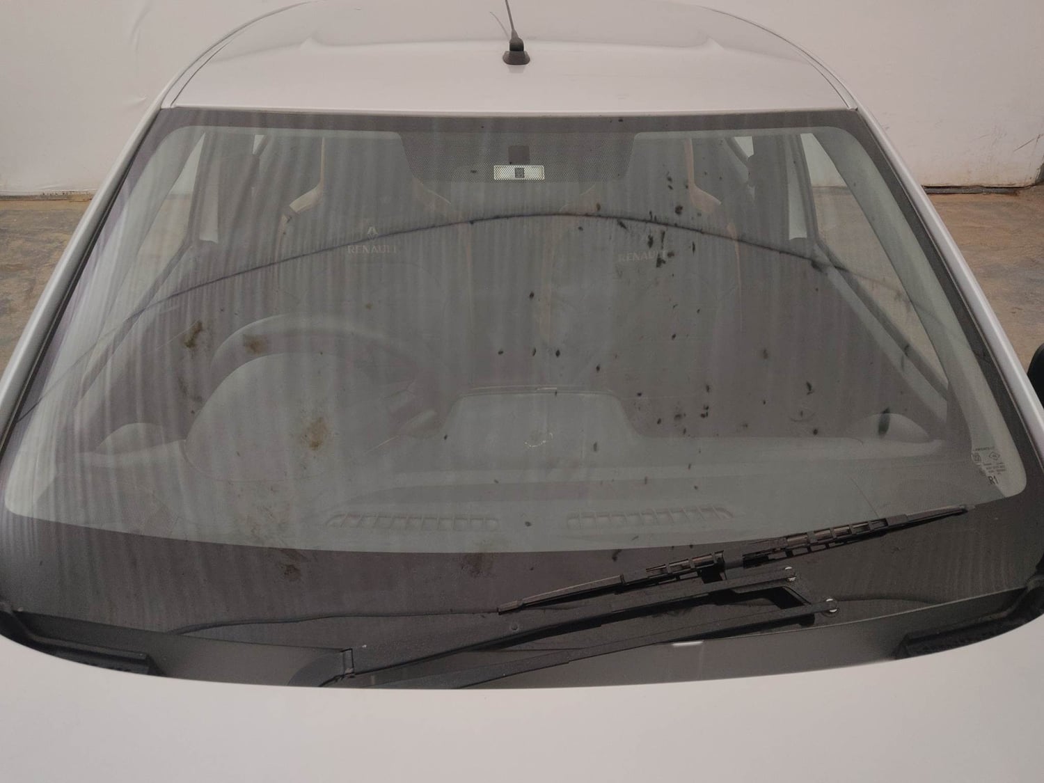 Used 2016 Renault Kwid RXL Petrol Manual exterior FRONT WINDSHIELD VIEW
