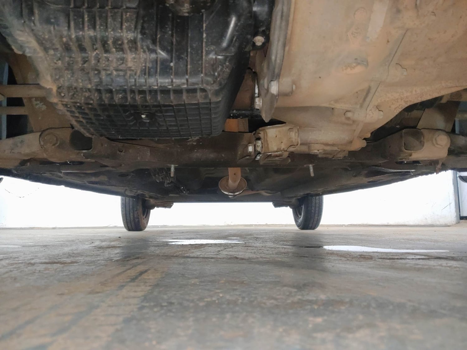 Used 2016 Renault Kwid RXL Petrol Manual extra FRONT LEFT UNDERBODY VIEW