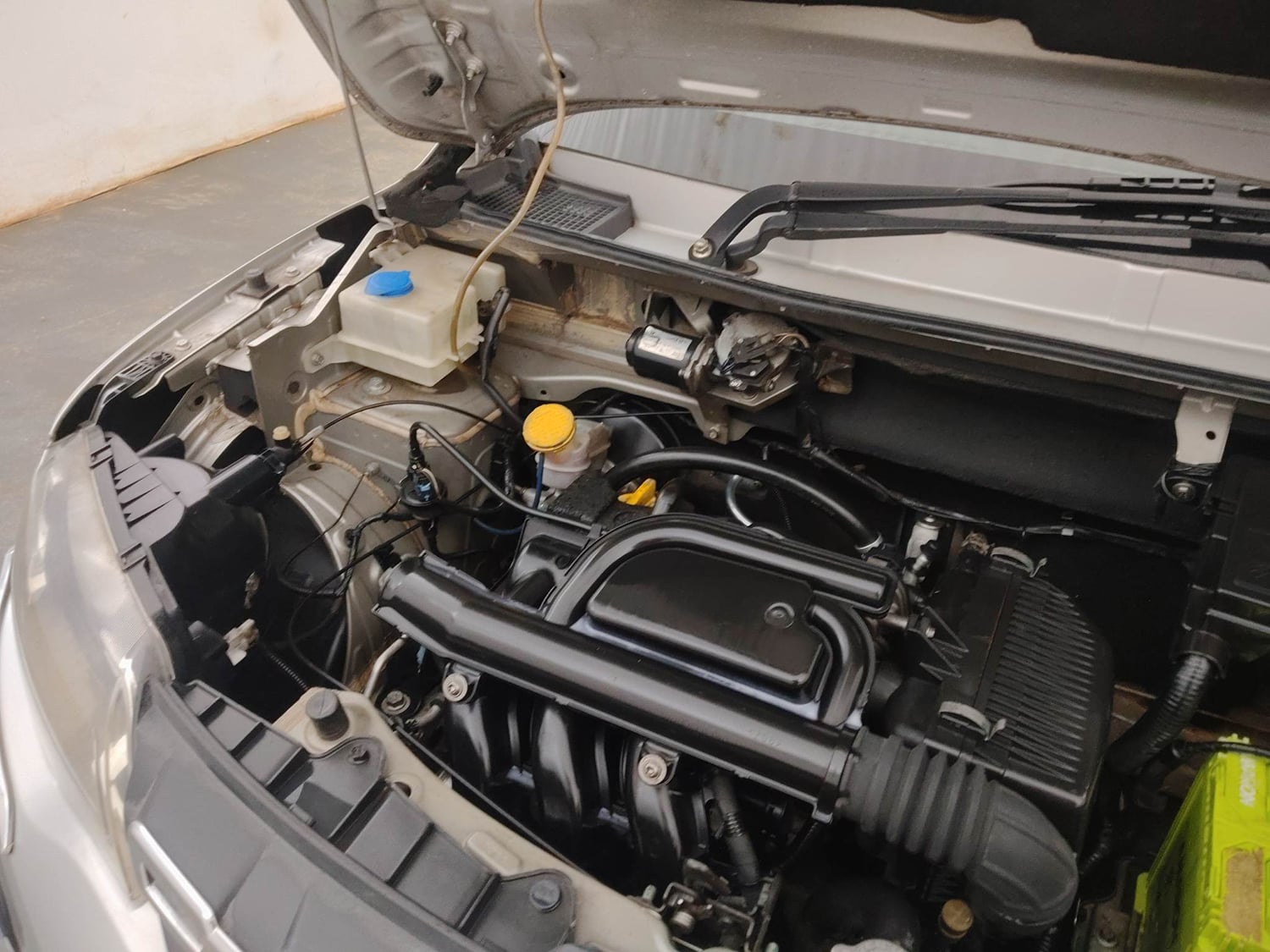 Used 2016 Renault Kwid RXL Petrol Manual engine ENGINE RIGHT SIDE VIEW