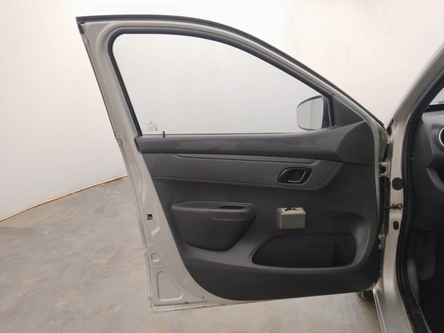 Used 2016 Renault Kwid RXL Petrol Manual interior LEFT FRONT DOOR OPEN VIEW
