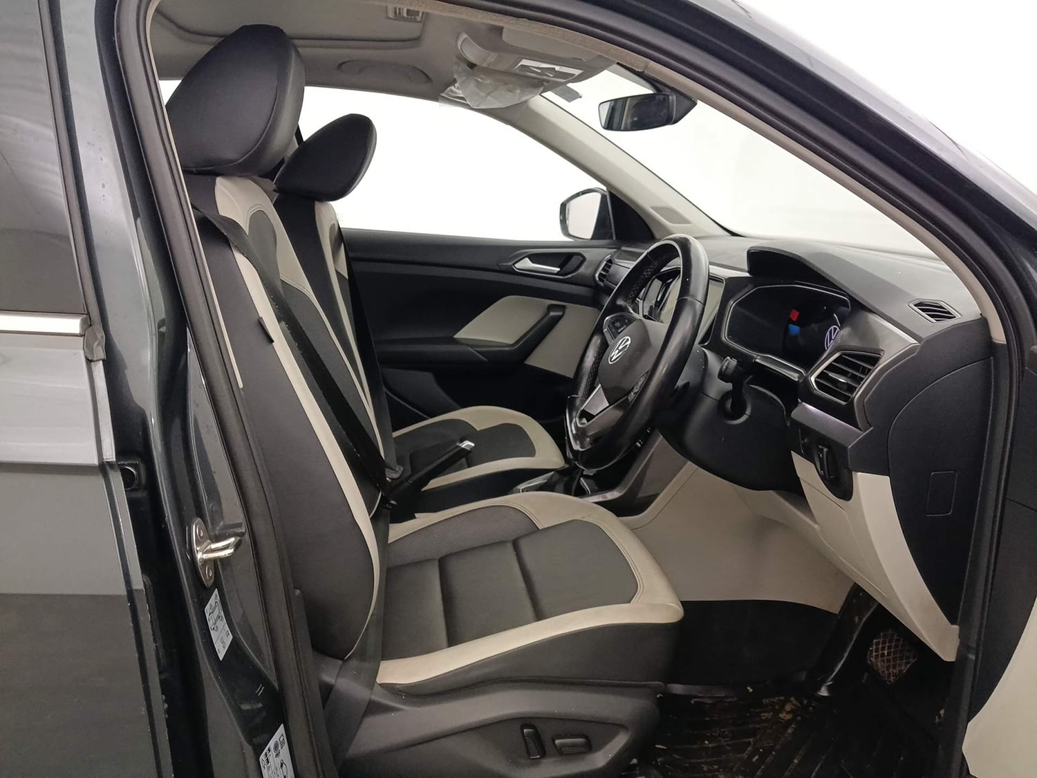 Used 2024 Volkswagen Taigun Topline 1.0 TSI AT Petrol Automatic interior RIGHT SIDE FRONT DOOR CABIN VIEW