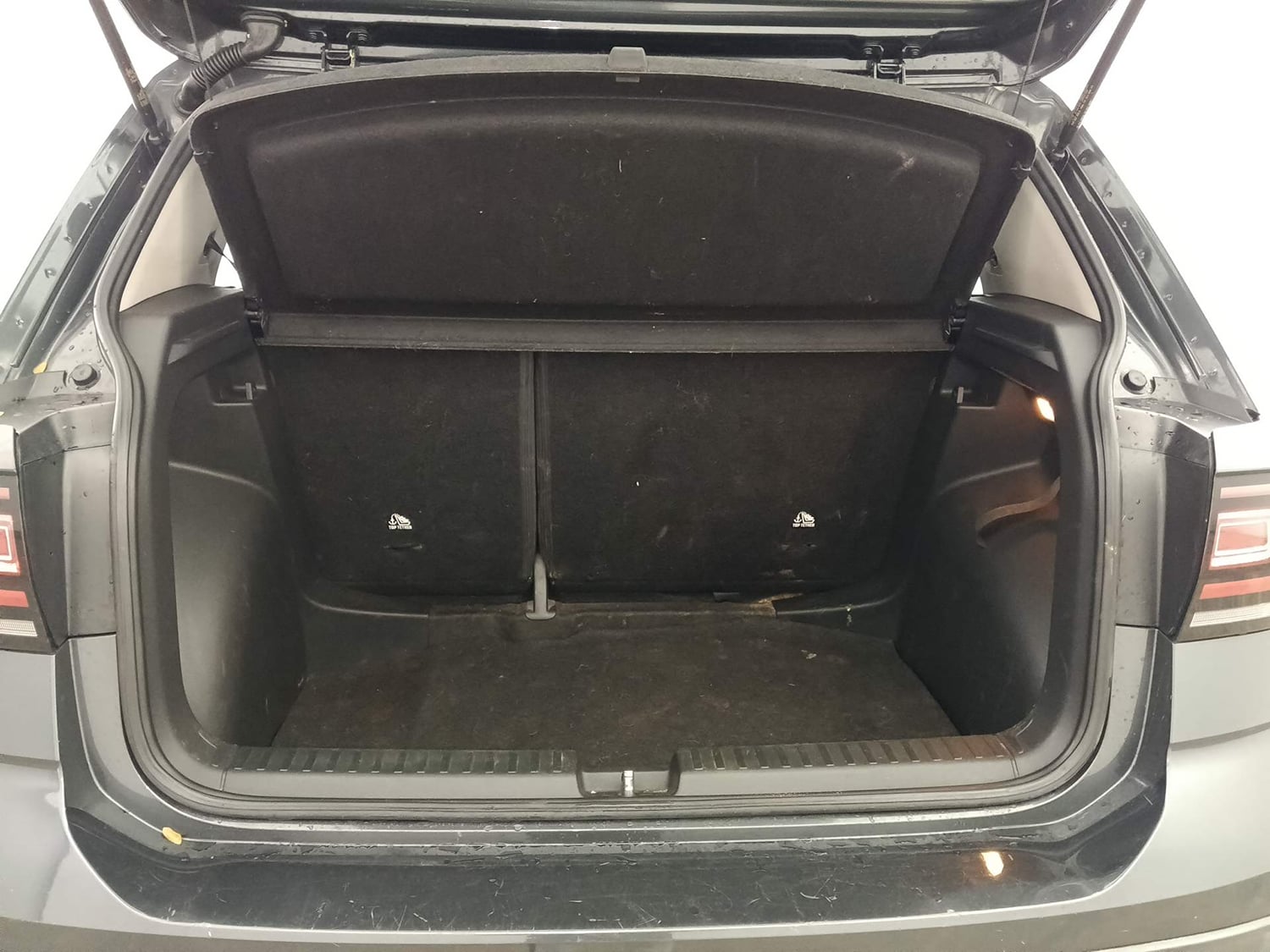 Used 2024 Volkswagen Taigun Topline 1.0 TSI AT Petrol Automatic interior DICKY INSIDE VIEW